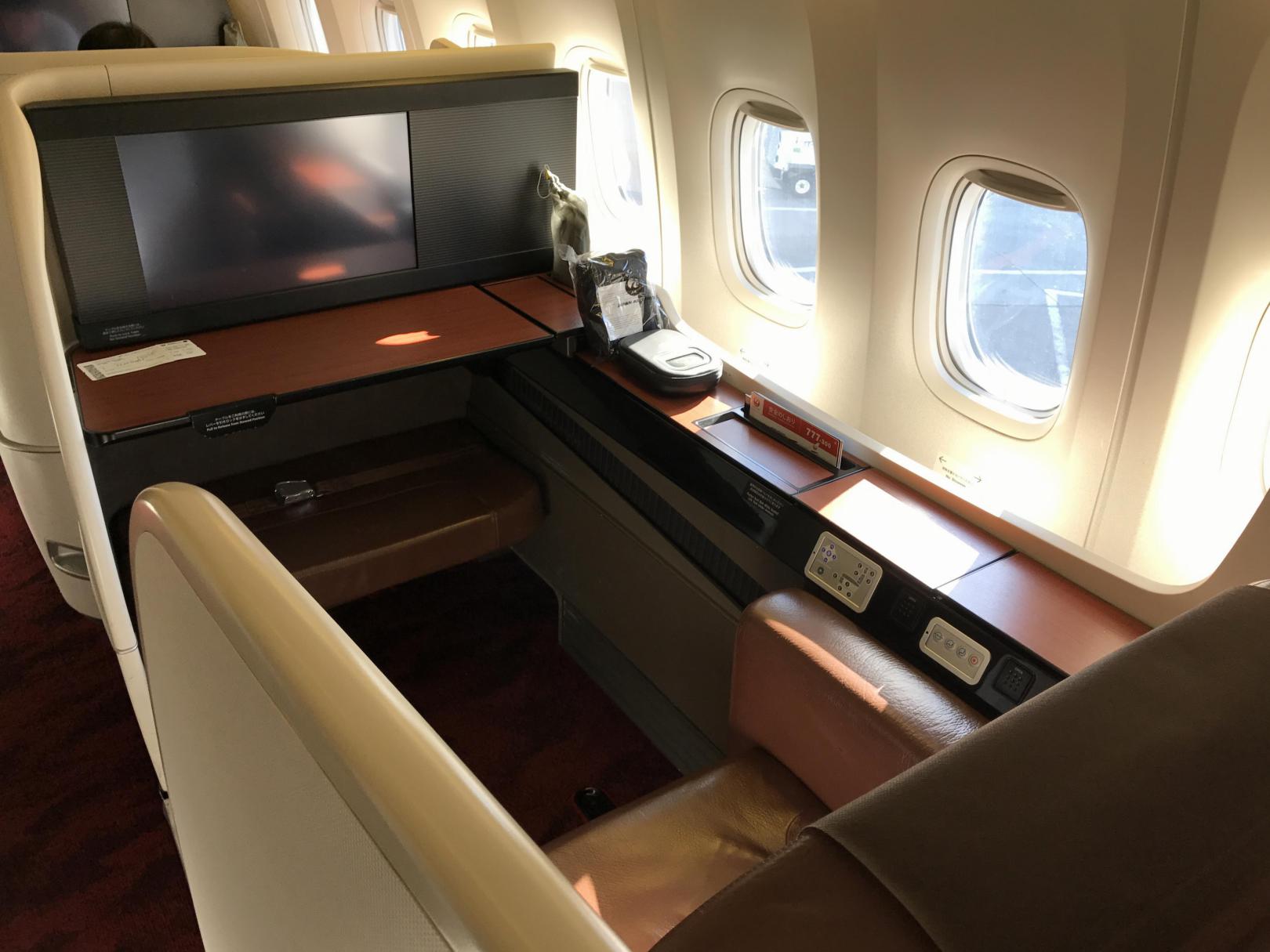 JAL First Class, Seat Photo