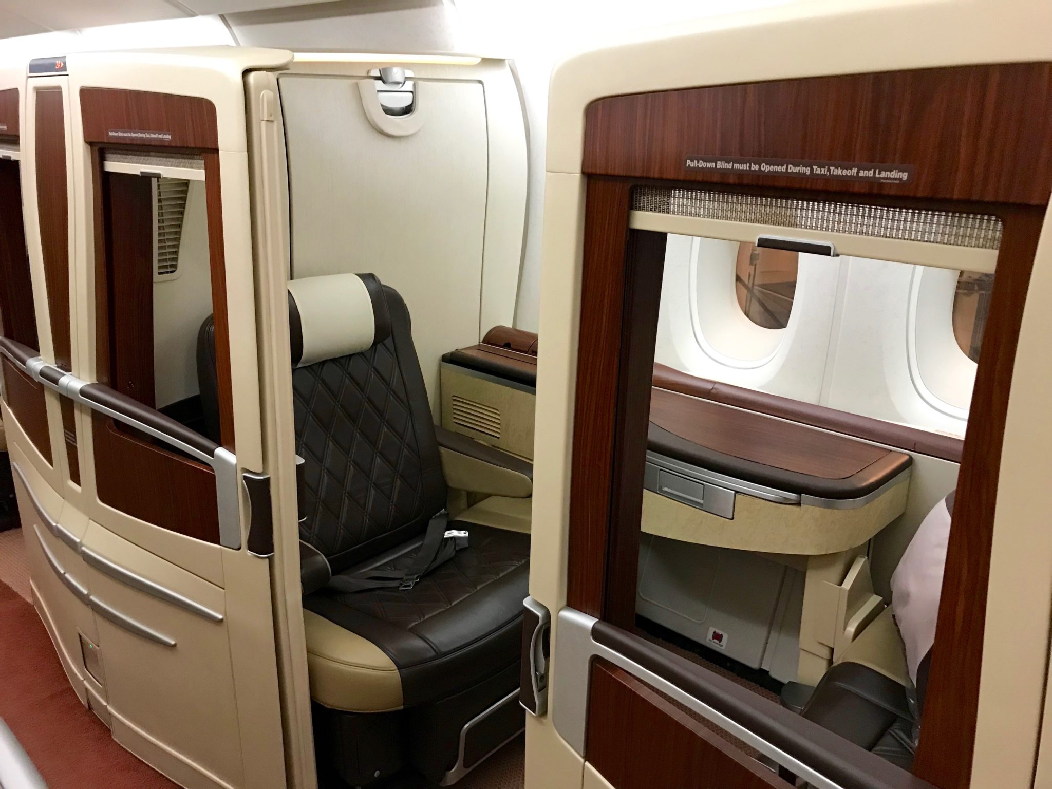 Singapore Suites First Class – Suite Seat Singapore Suites First Class - Suite Seat