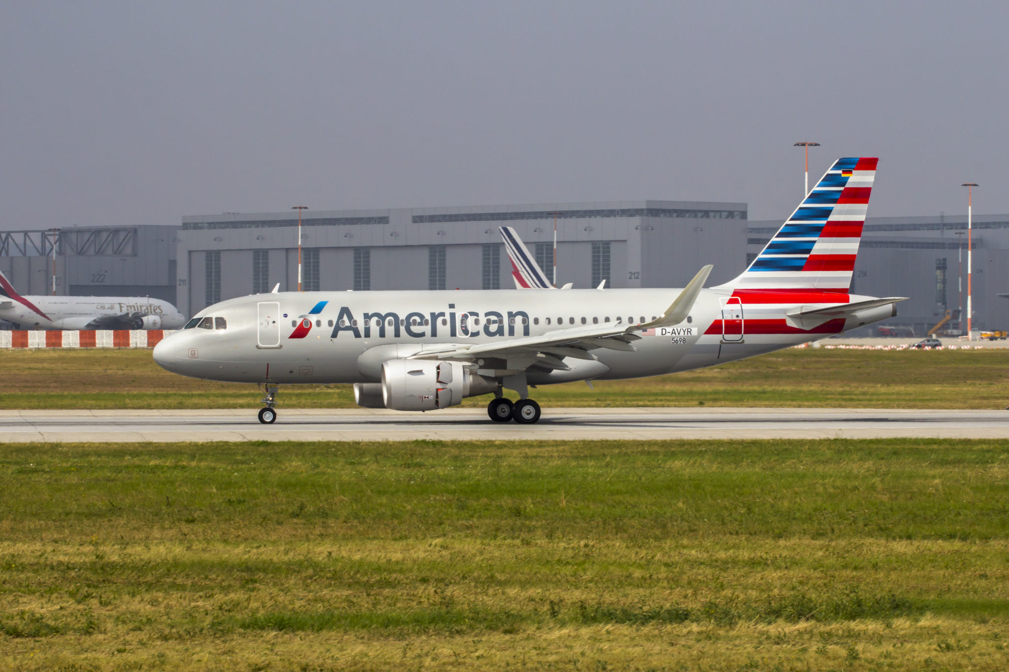 American Airlines A319 Taxiing American Airlines A319 Taxiing