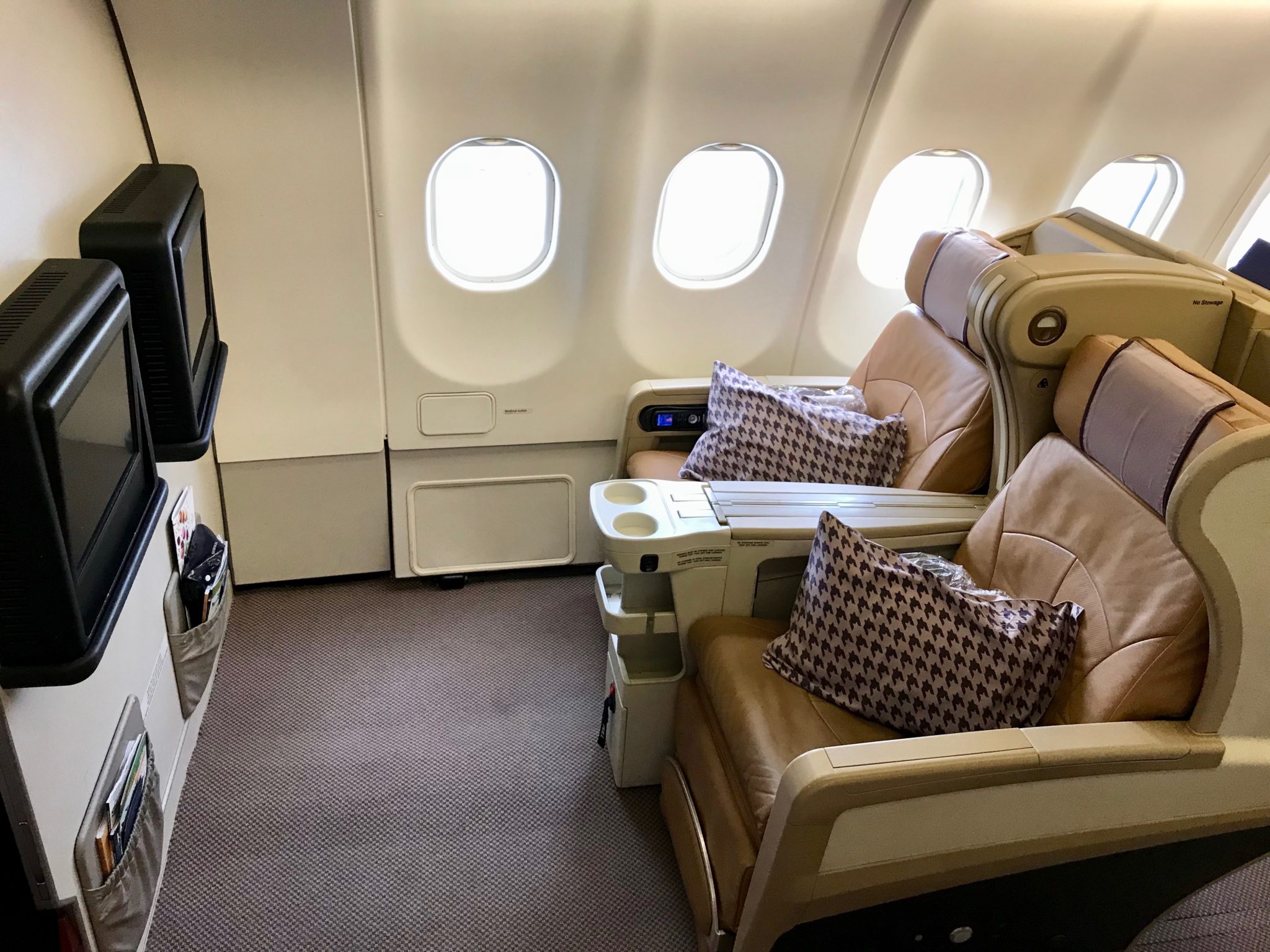Singapore Airlines Business Class A330 - Bulkhead Seats