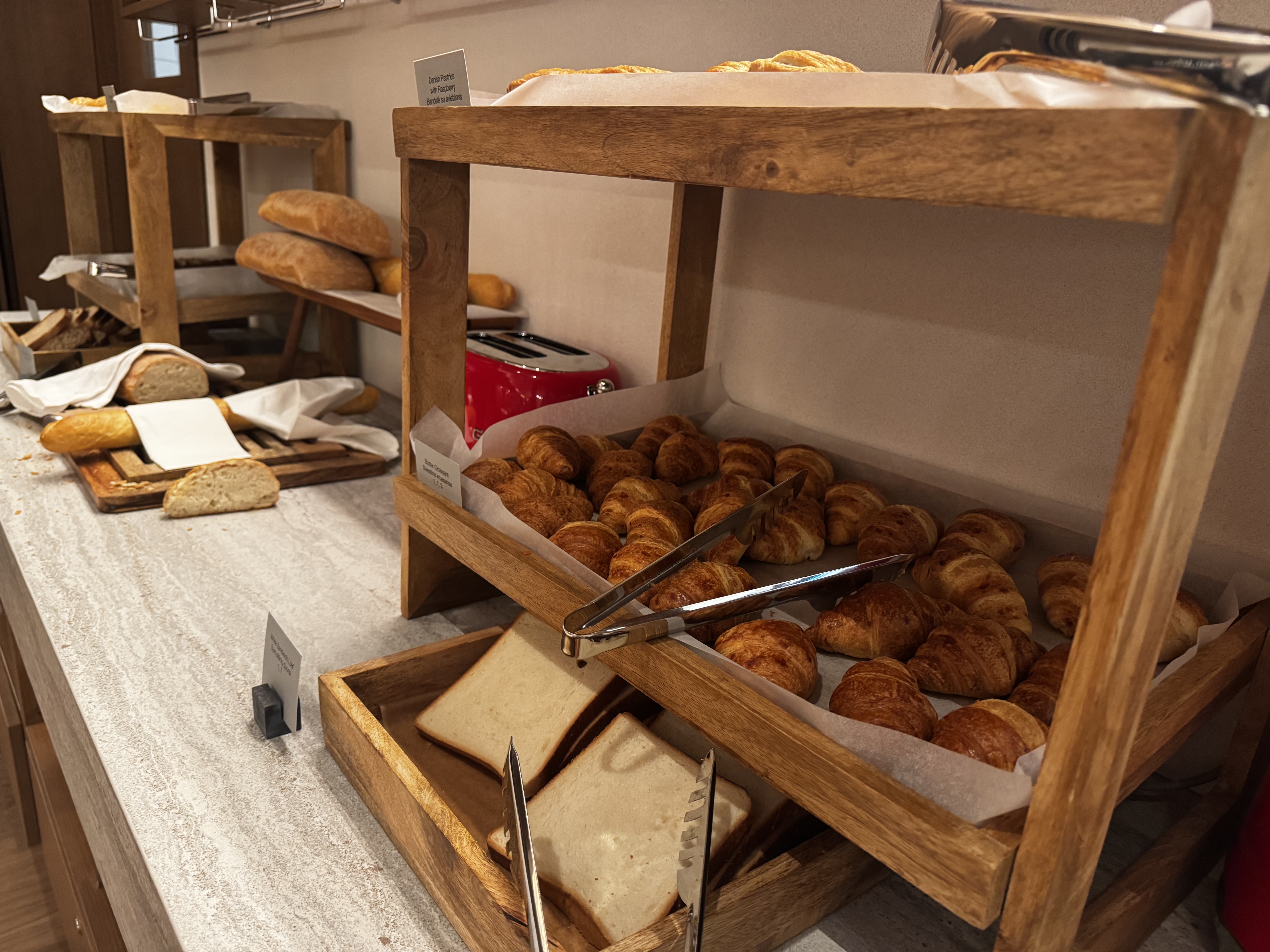 AC Hotel Vilnius restaurant pastries