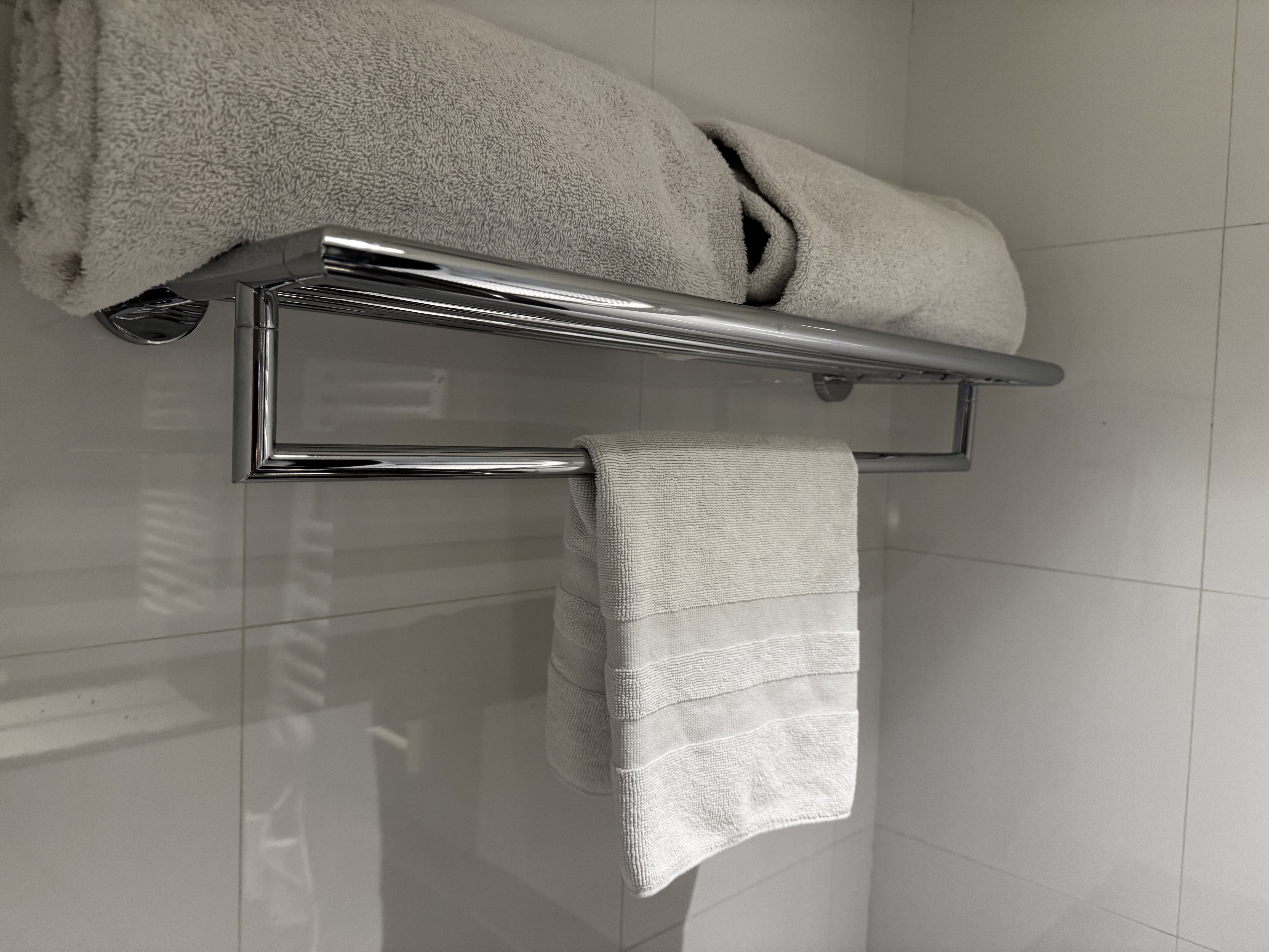 Accor Sofitel Lisbon Liberdade Luxury Room bathroom towels