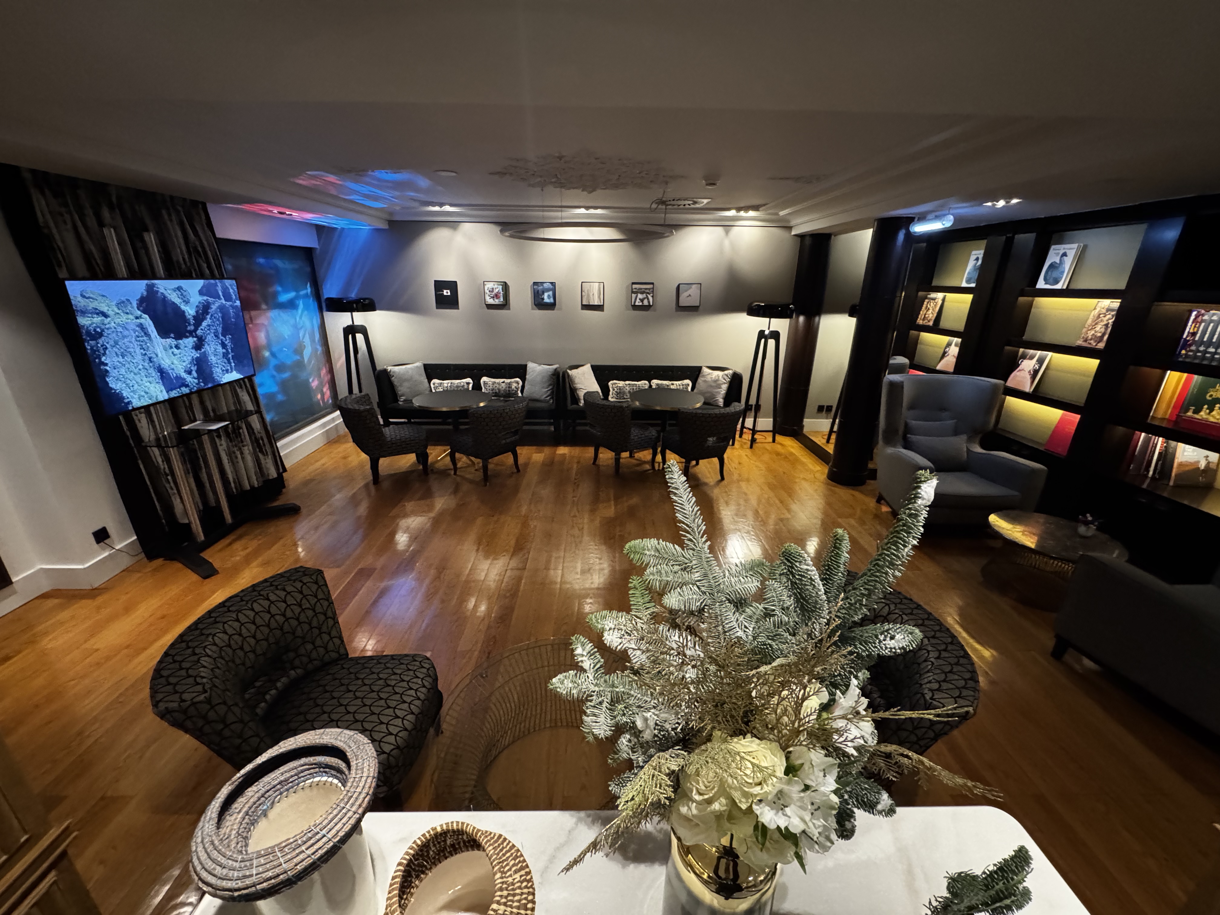 Accor Sofitel Lisbon Liberdade lobby rear seating