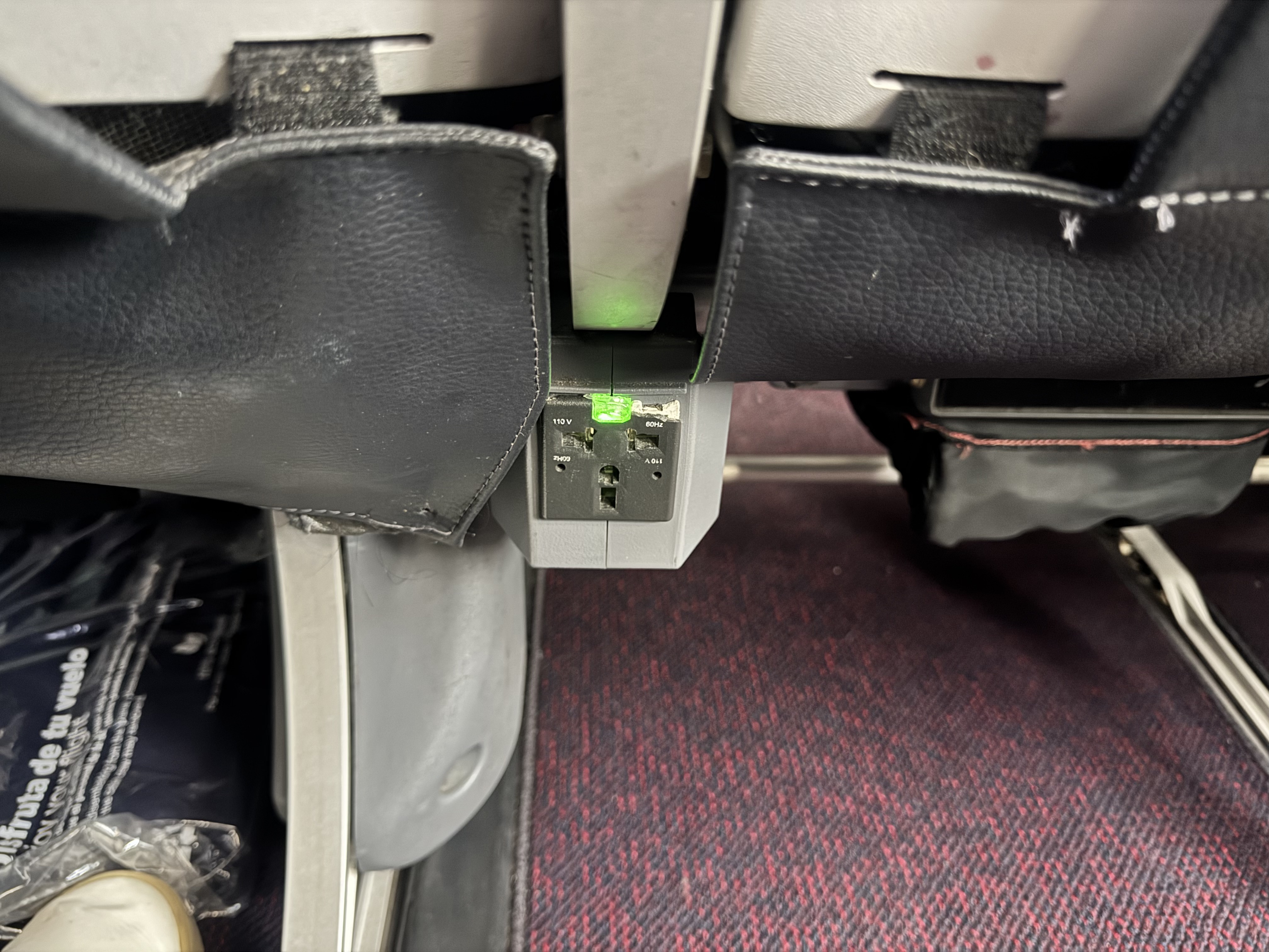 Aeromexico B7378MAX Seat Power Outlet Aeromexico B7378MAX Seat Power Outlet