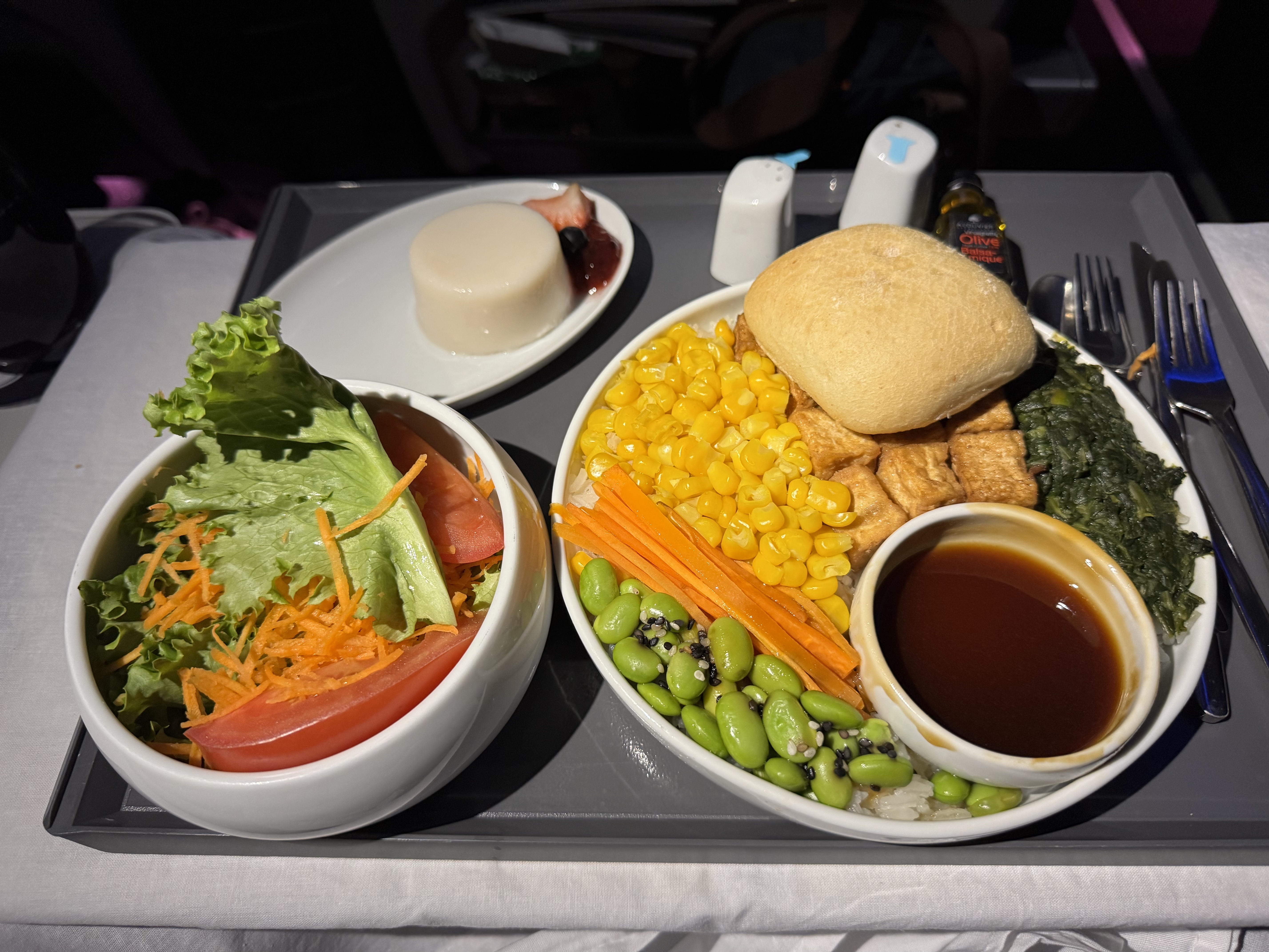 Aeromexico B737MAX8 business class dinner