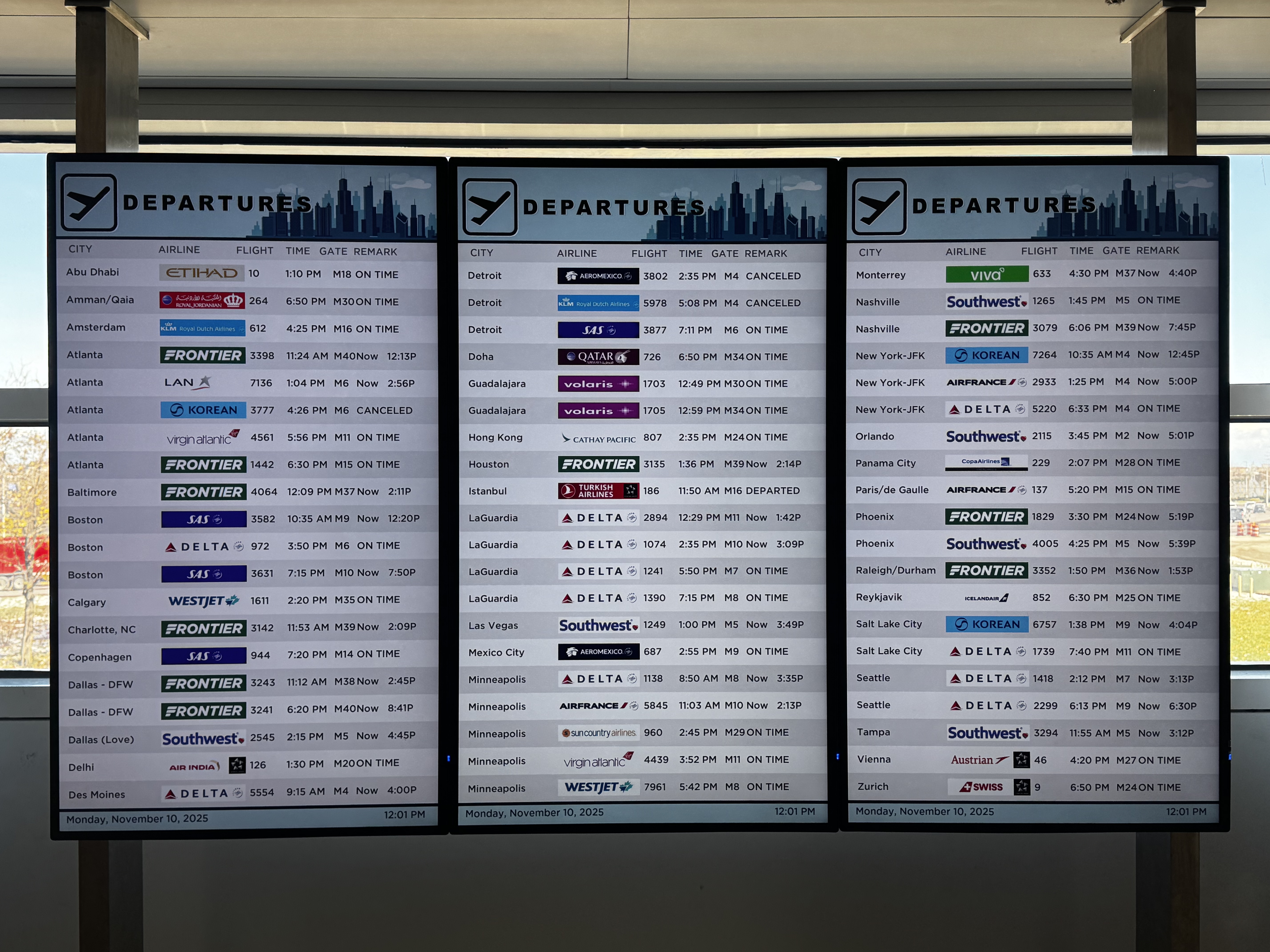 Airport departures board Chicago O'Hare ORD