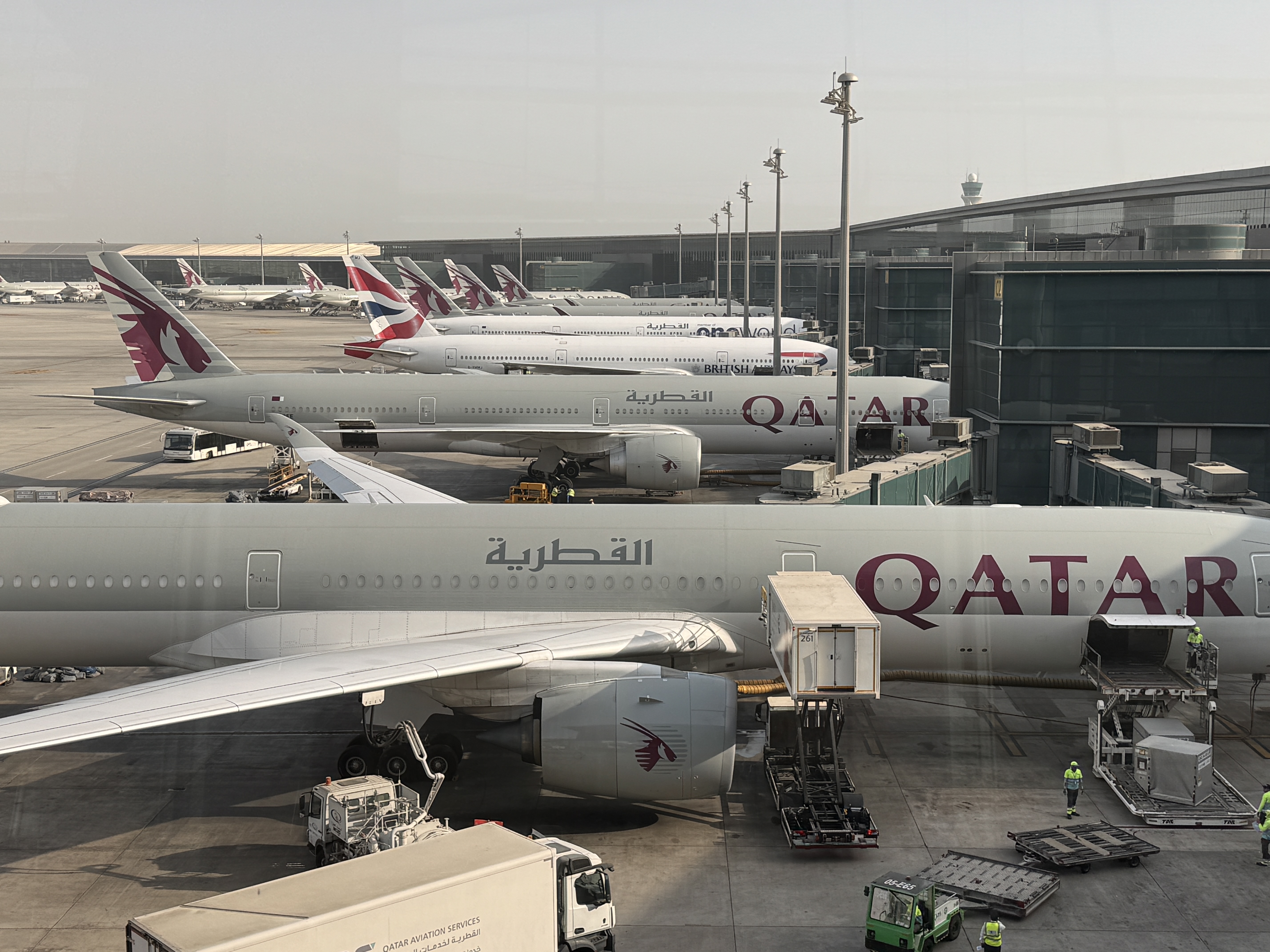 Al Mourjan Lounge DOH Qatar Airways British Airways planes at gates