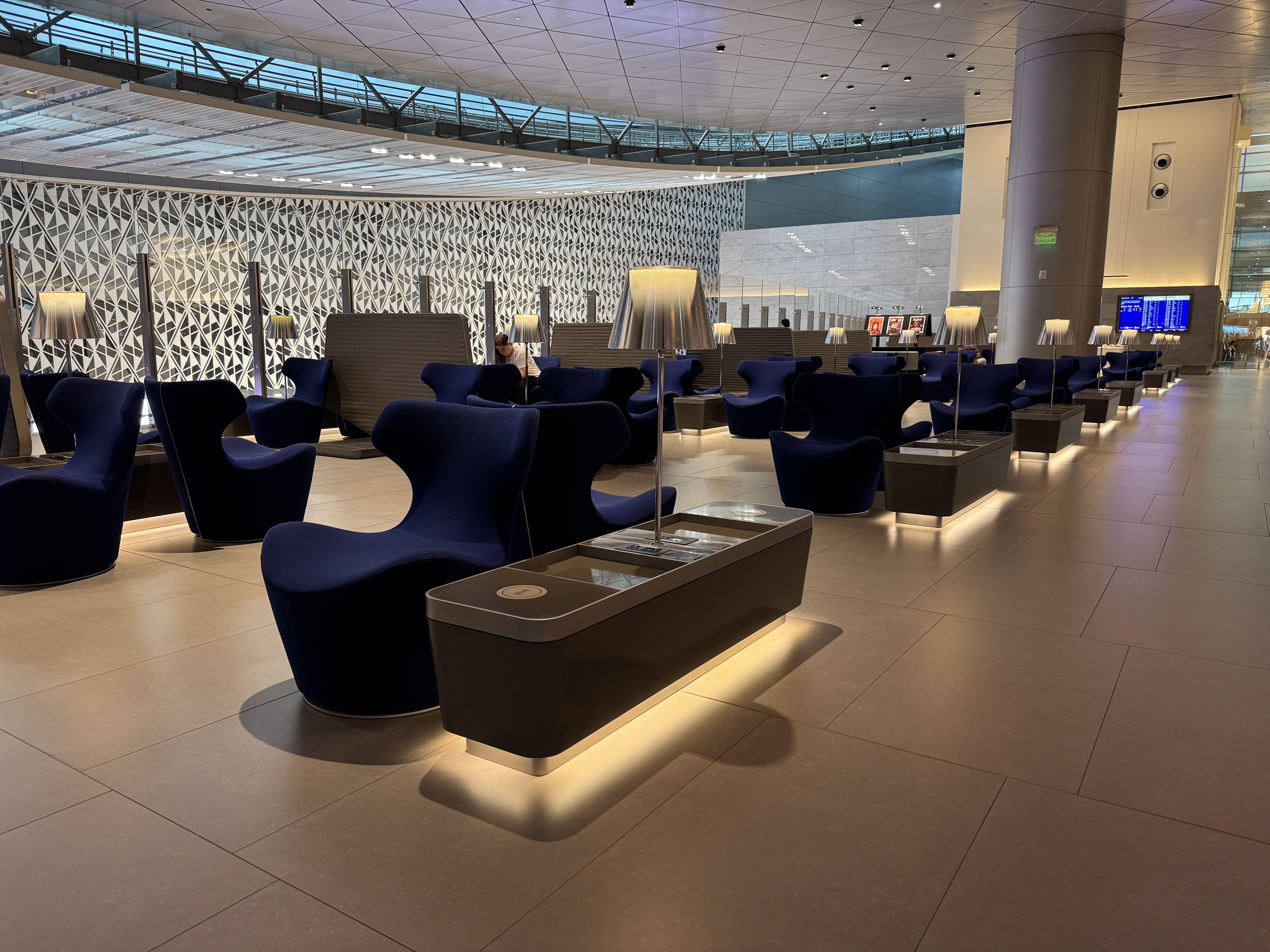 Al Mourjan Lounge DOH blue chairs
