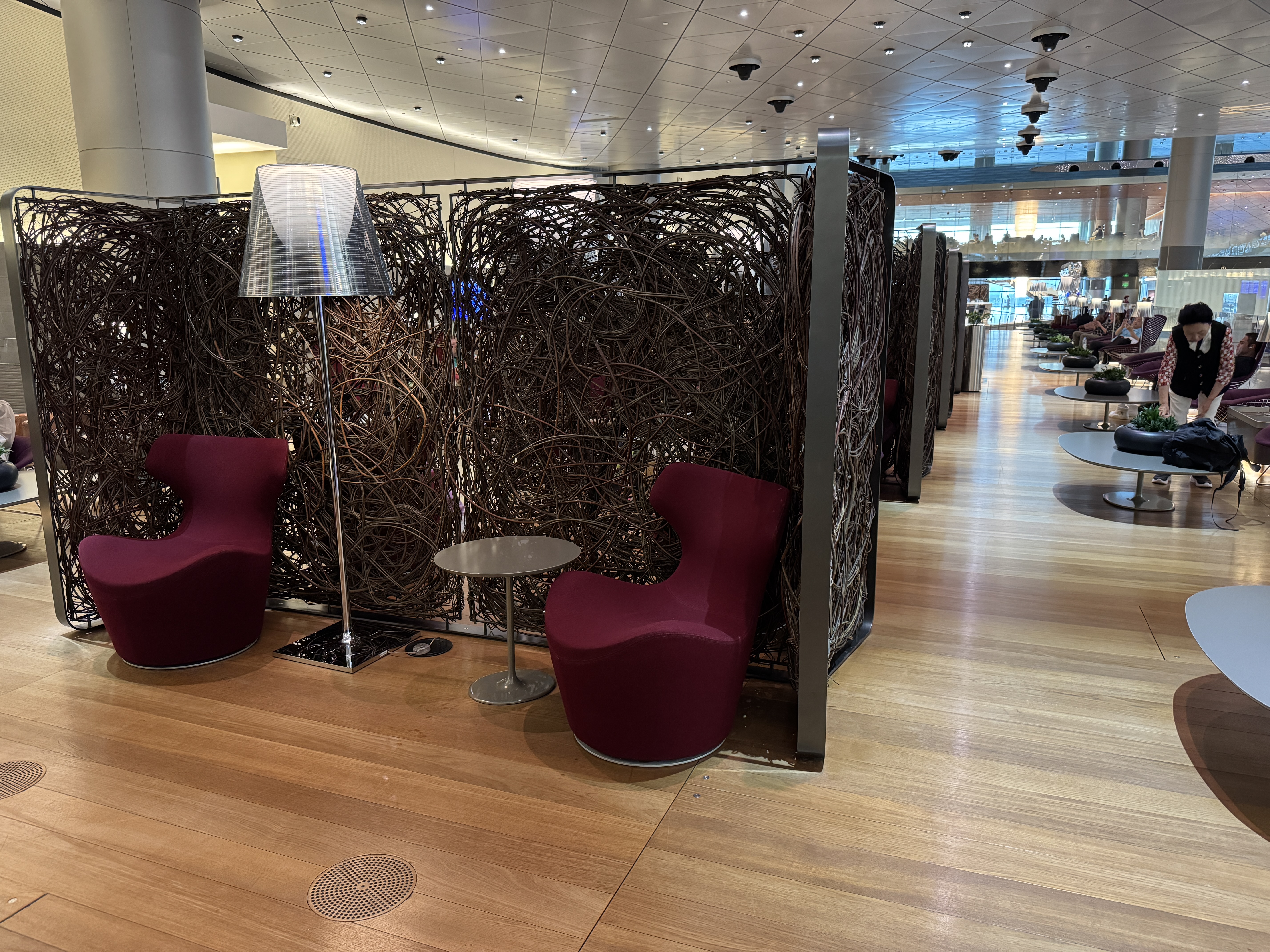 Al Mourjan Lounge DOH central seating