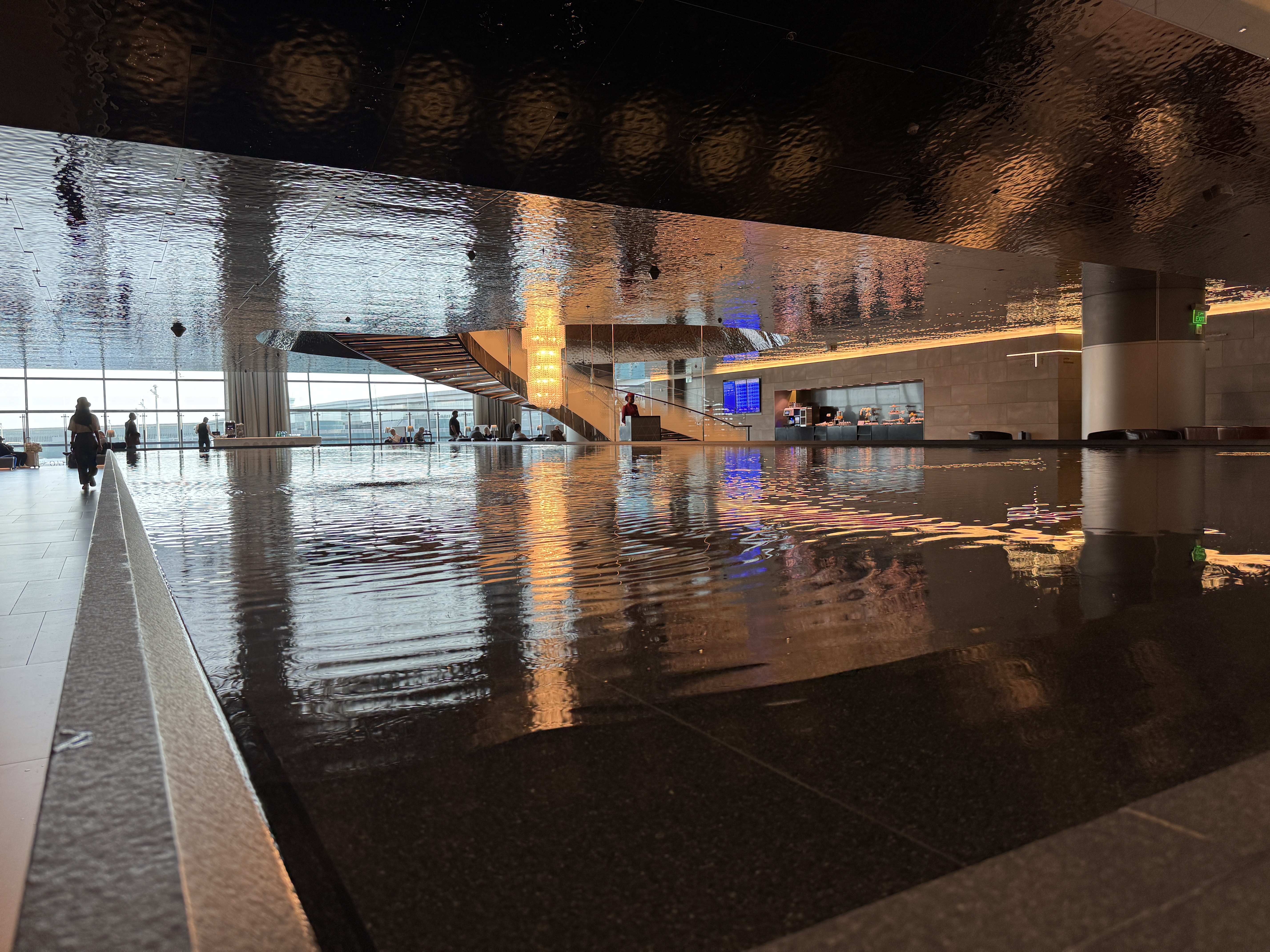 Al Mourjan Lounge DOH water feature