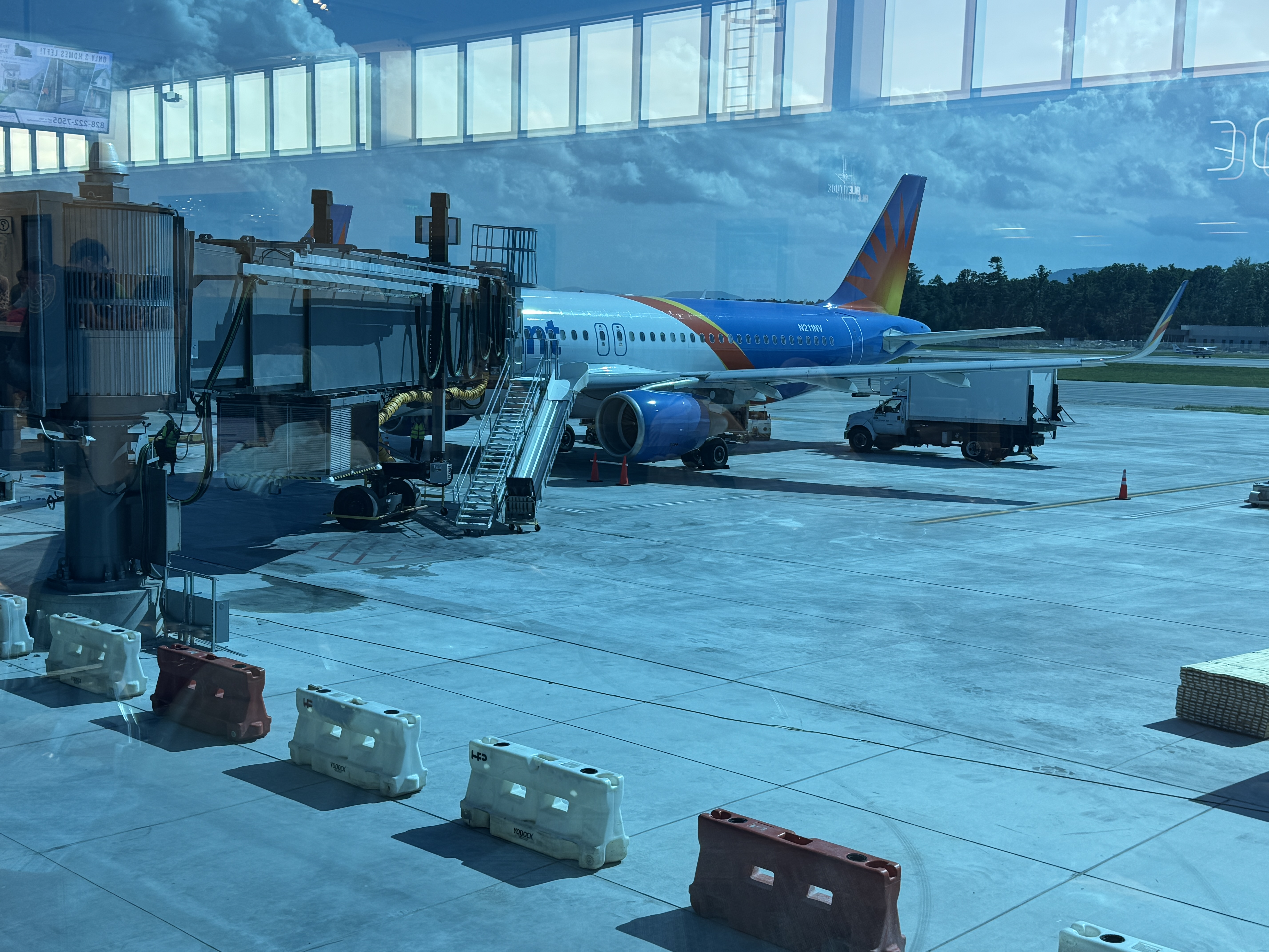Allegiant A320 AVL HOU view from terminal