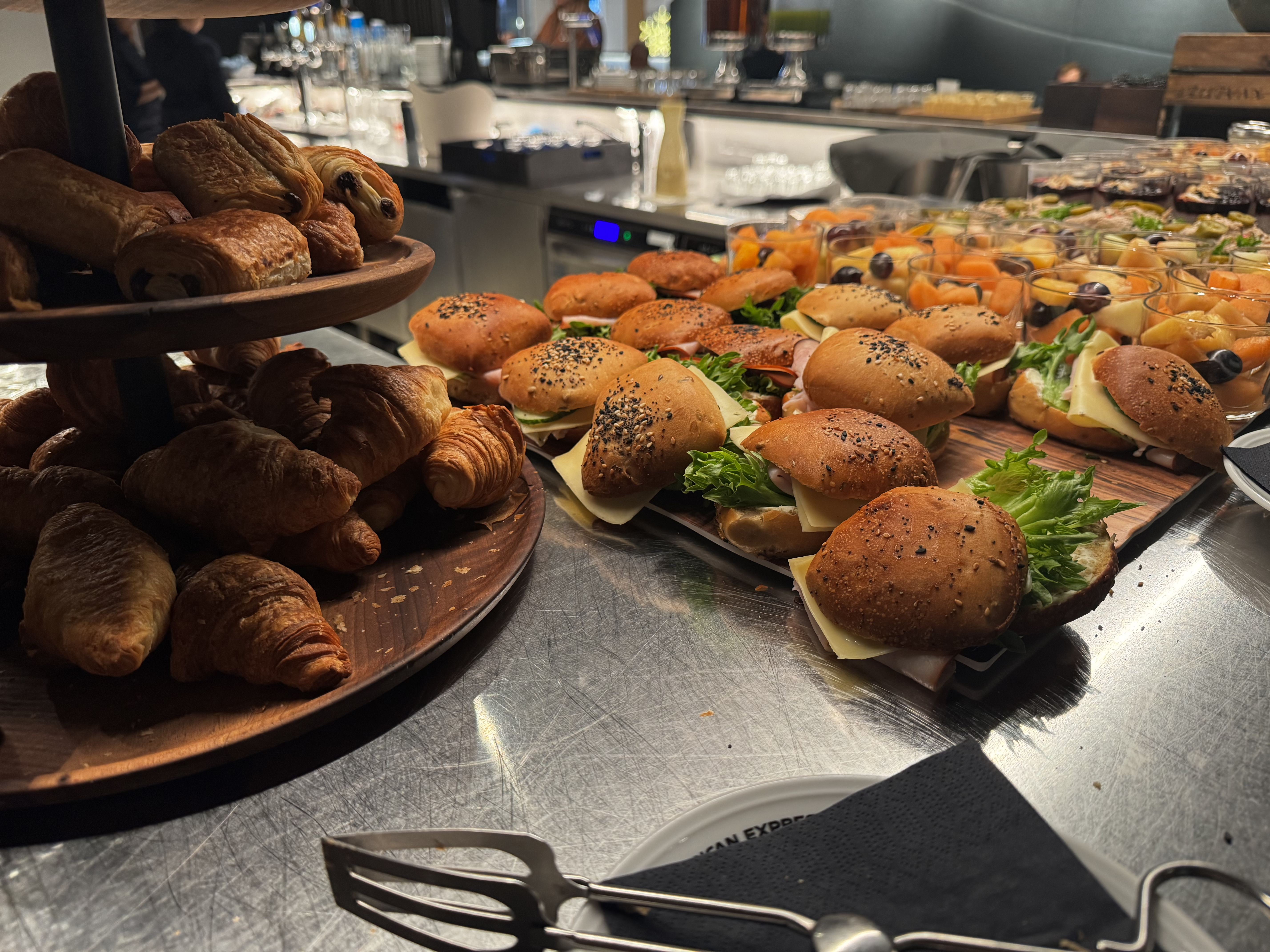 American Express Lounge Stockholm ARN buffet