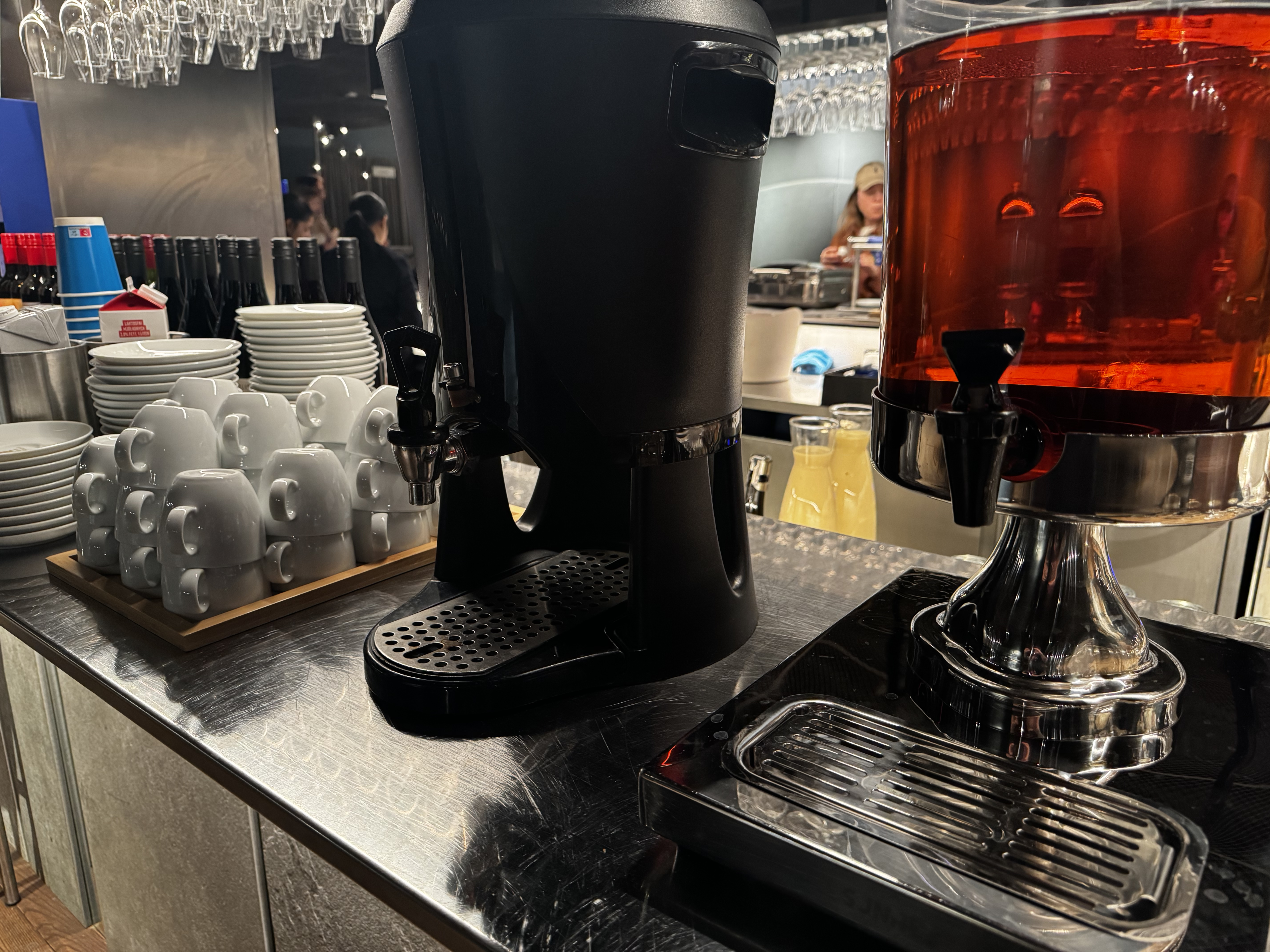 American Express Lounge Stockholm ARN drinks