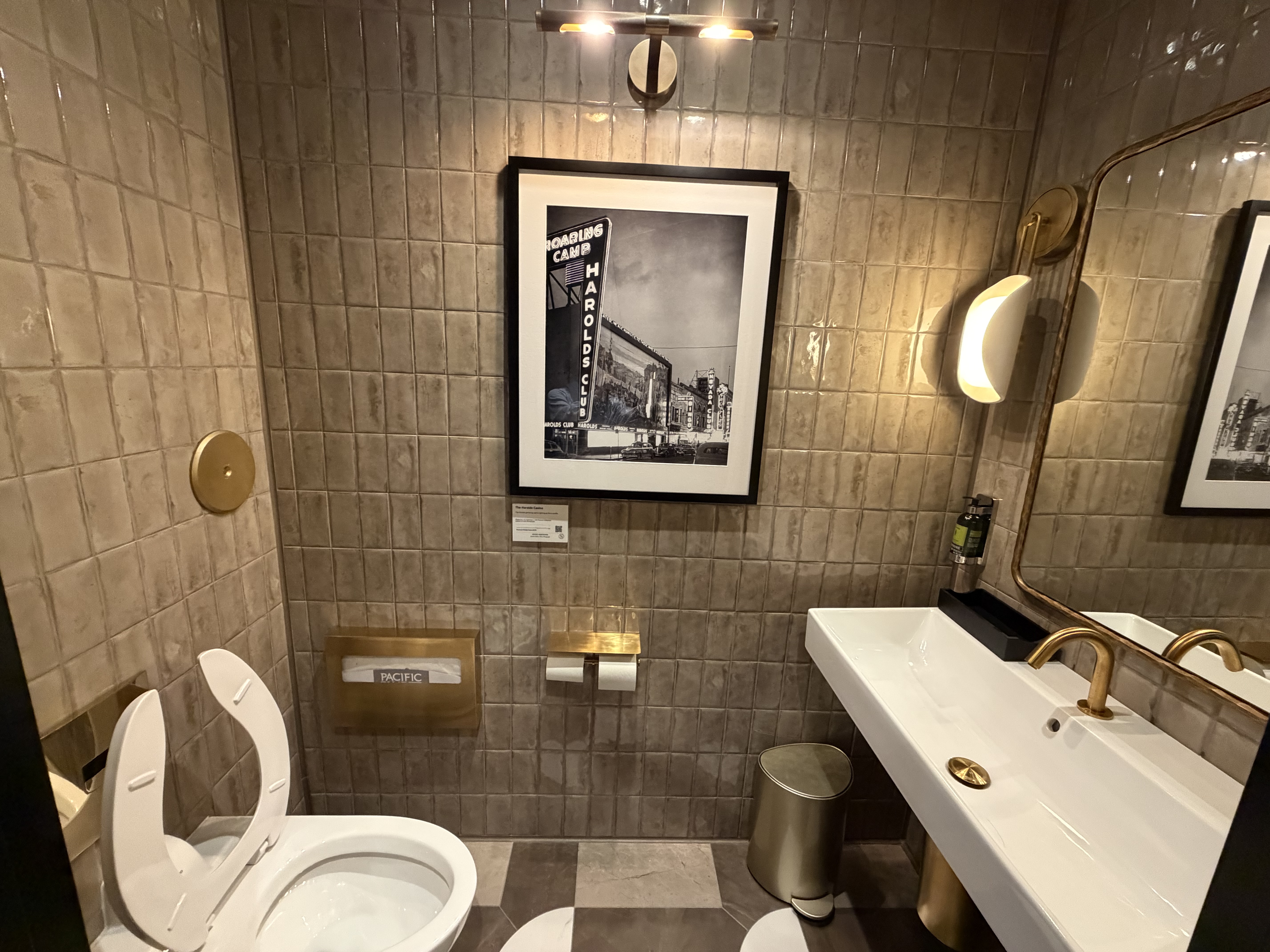 Amex Sidecar Lounge LAS Bathroom 1