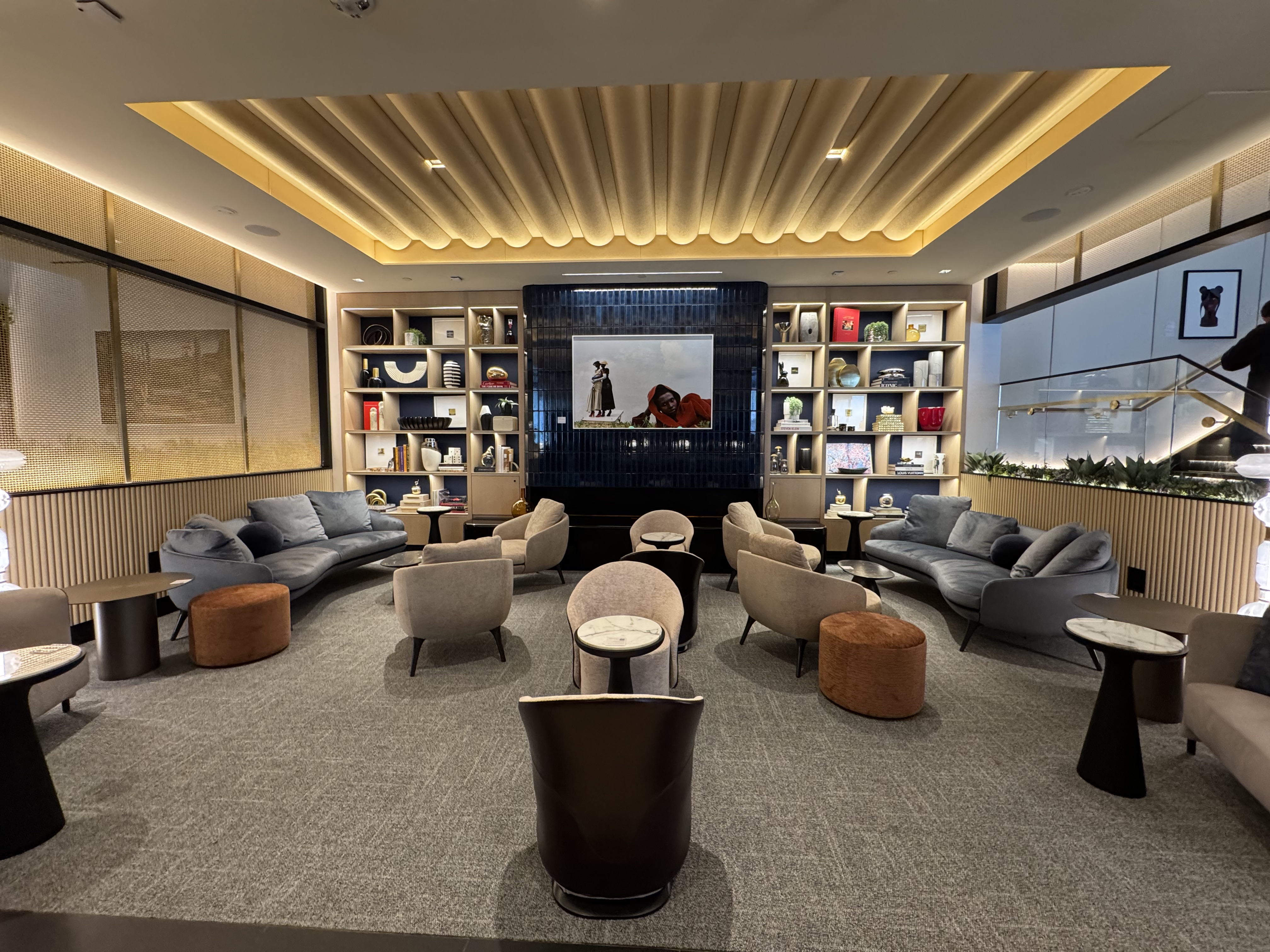 Chase Sapphire Lounge LAS Main Seating Area