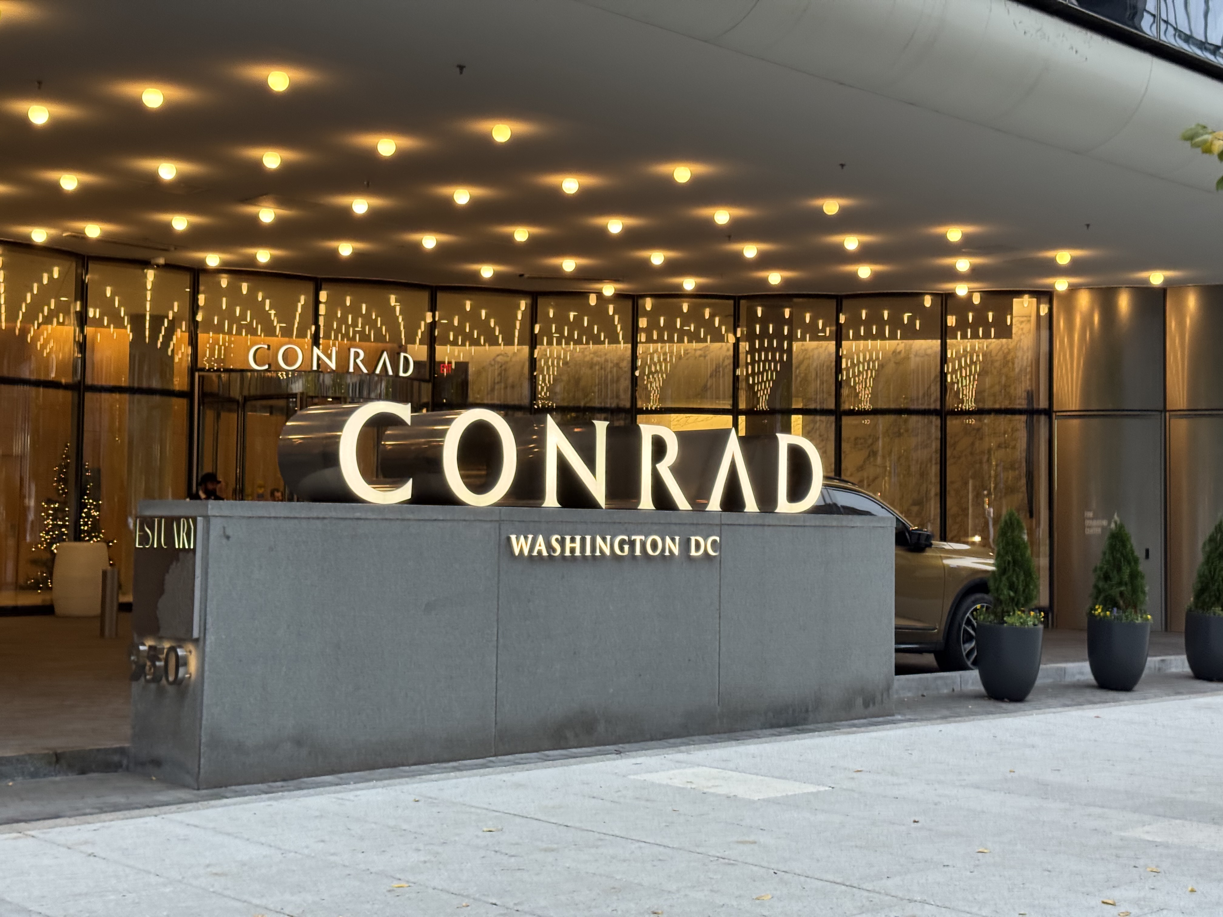 Conrad Washington DC Guest Room Conrad Washington DC Exterior