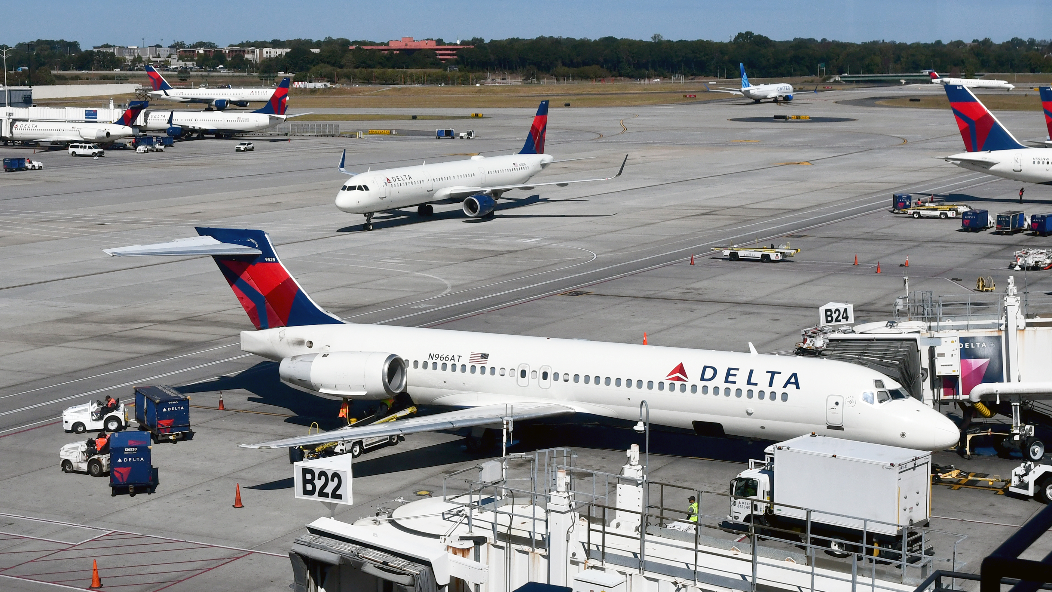 Delta Air Lines B717 Atlanta Concourse B Delta Air Lines B717 Atlanta Concourse B