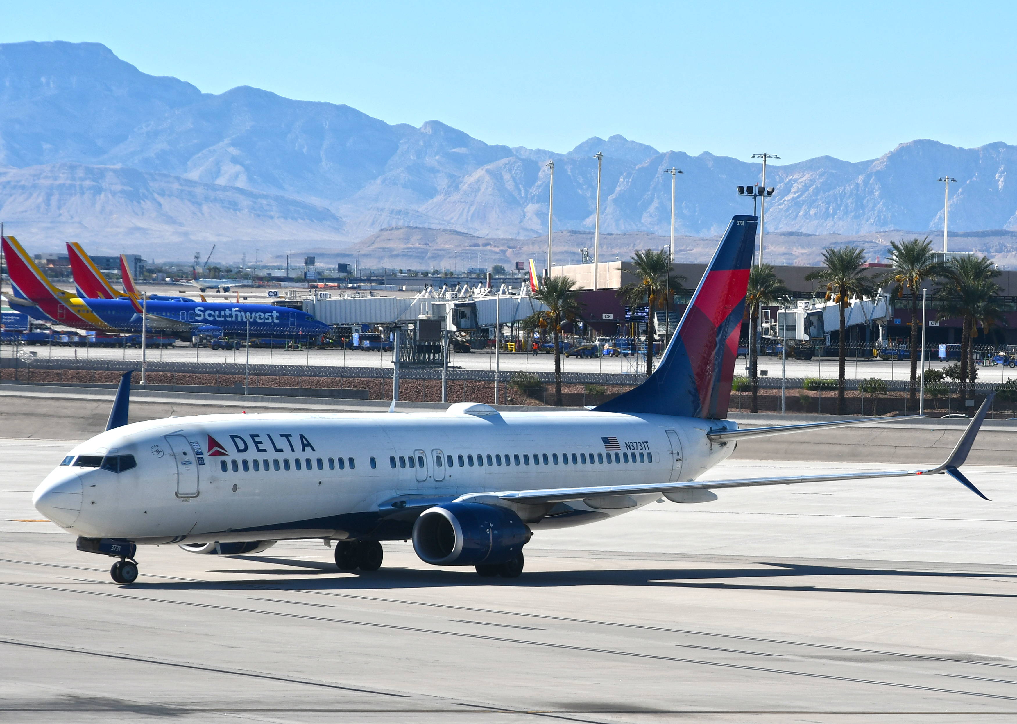 Delta B737 800 Southwest Las Vegas Delta B737 800 Southwest Las Vegas