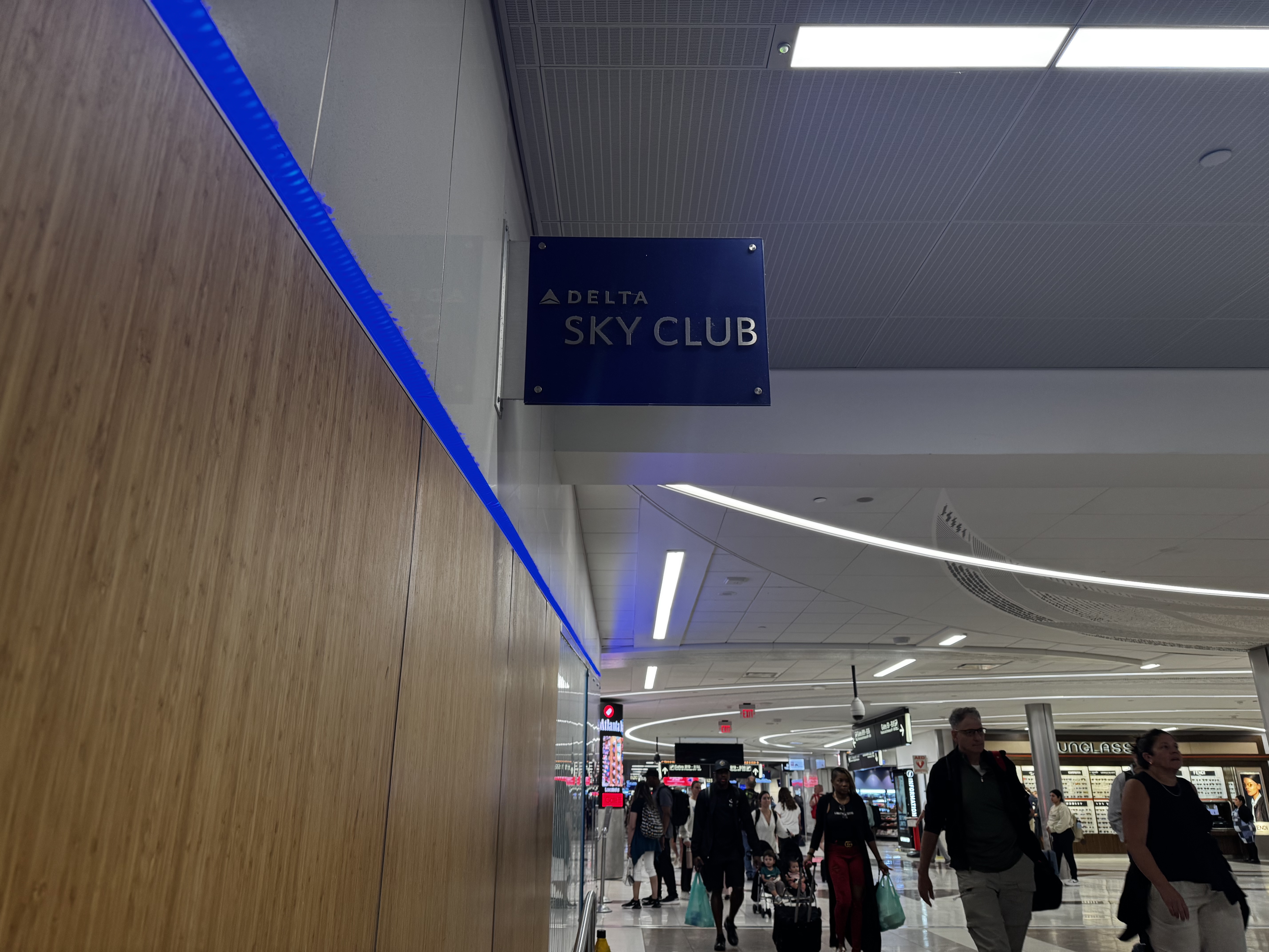 Delta Sky Club ATL Terminal B sign