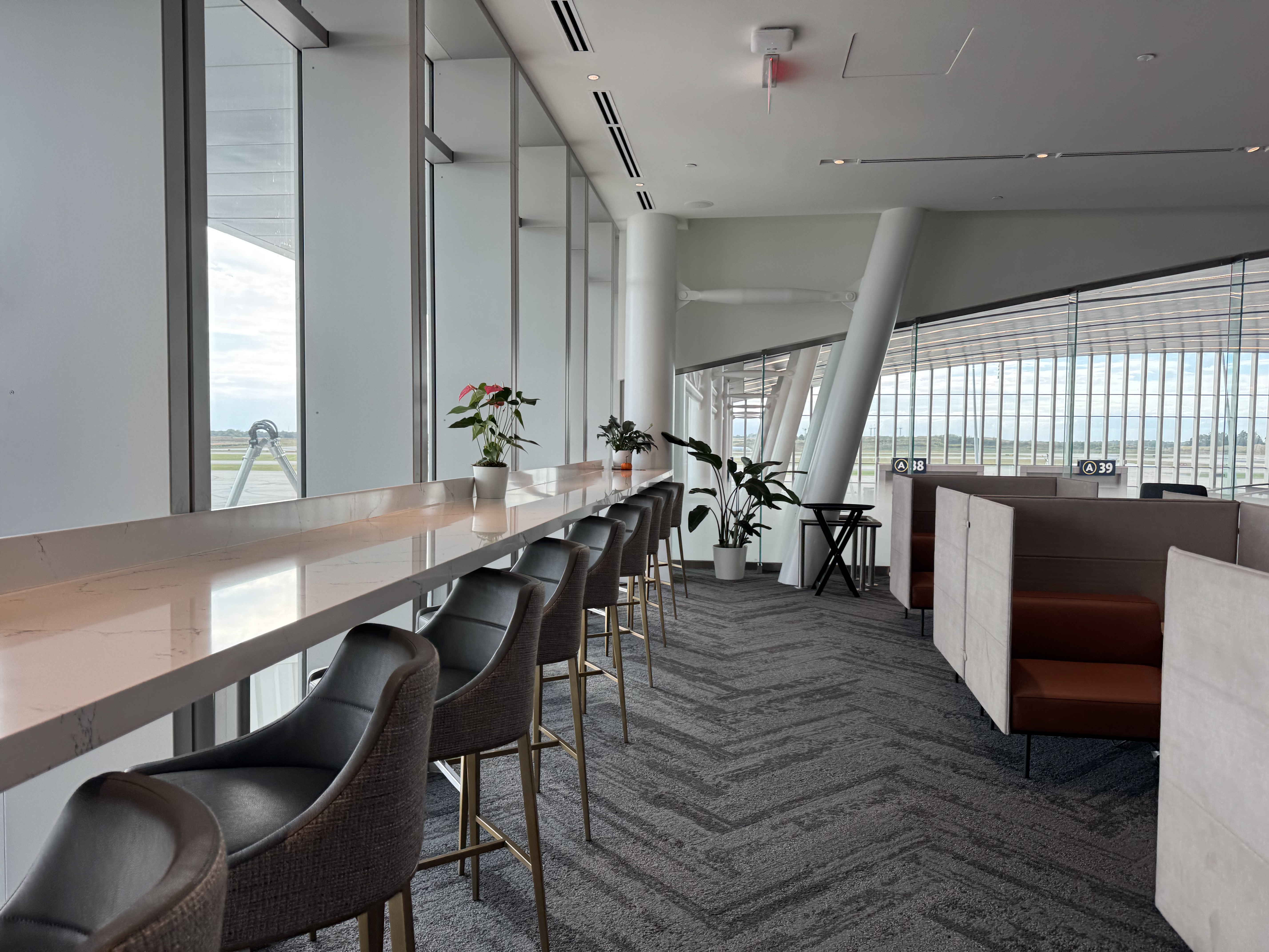 Delta Sky Club CLT High Top Delta Sky Club CLT High Top