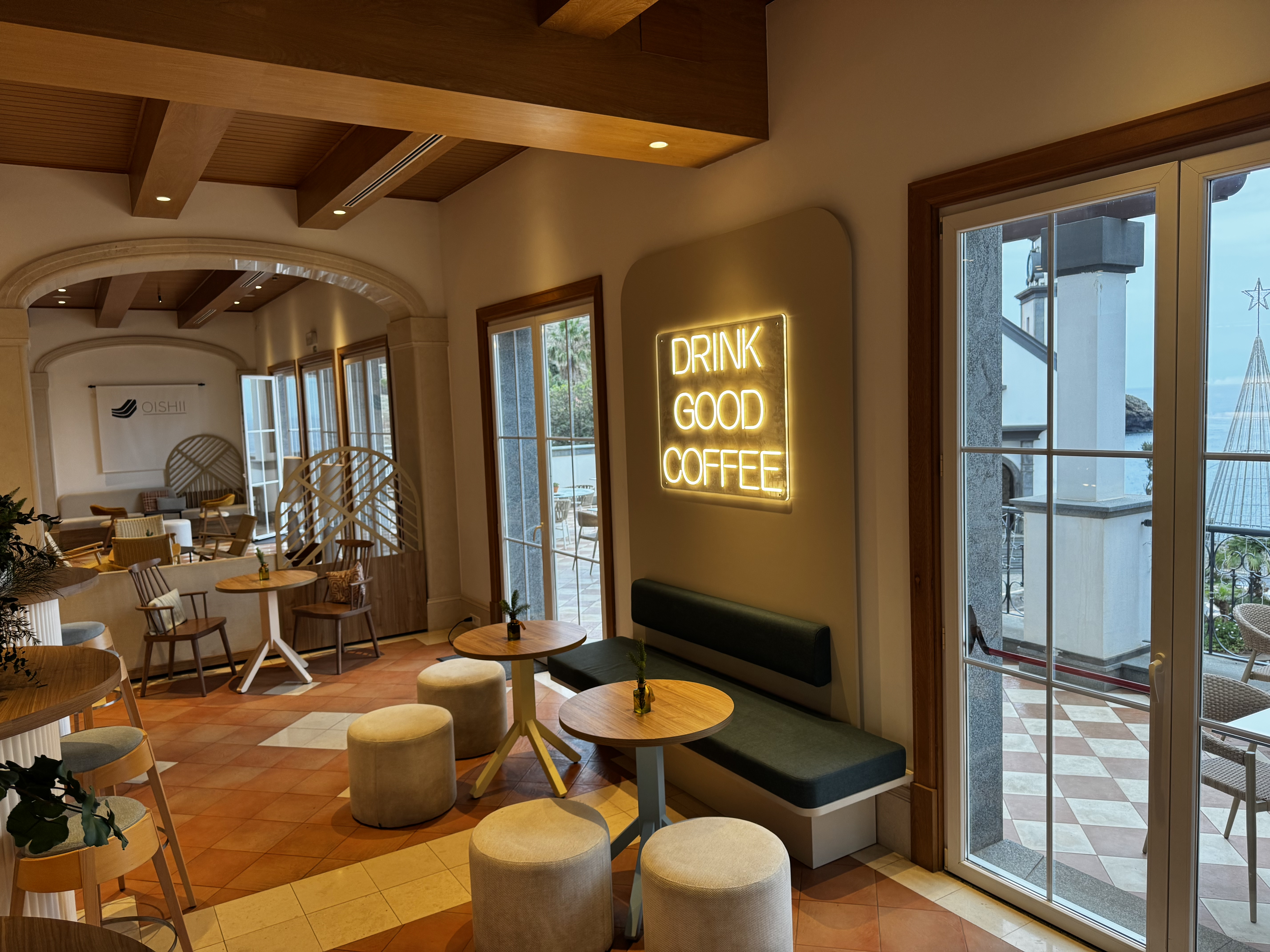 Dreams Madeira Hyatt All Inclusive Cocoa Cafe seating