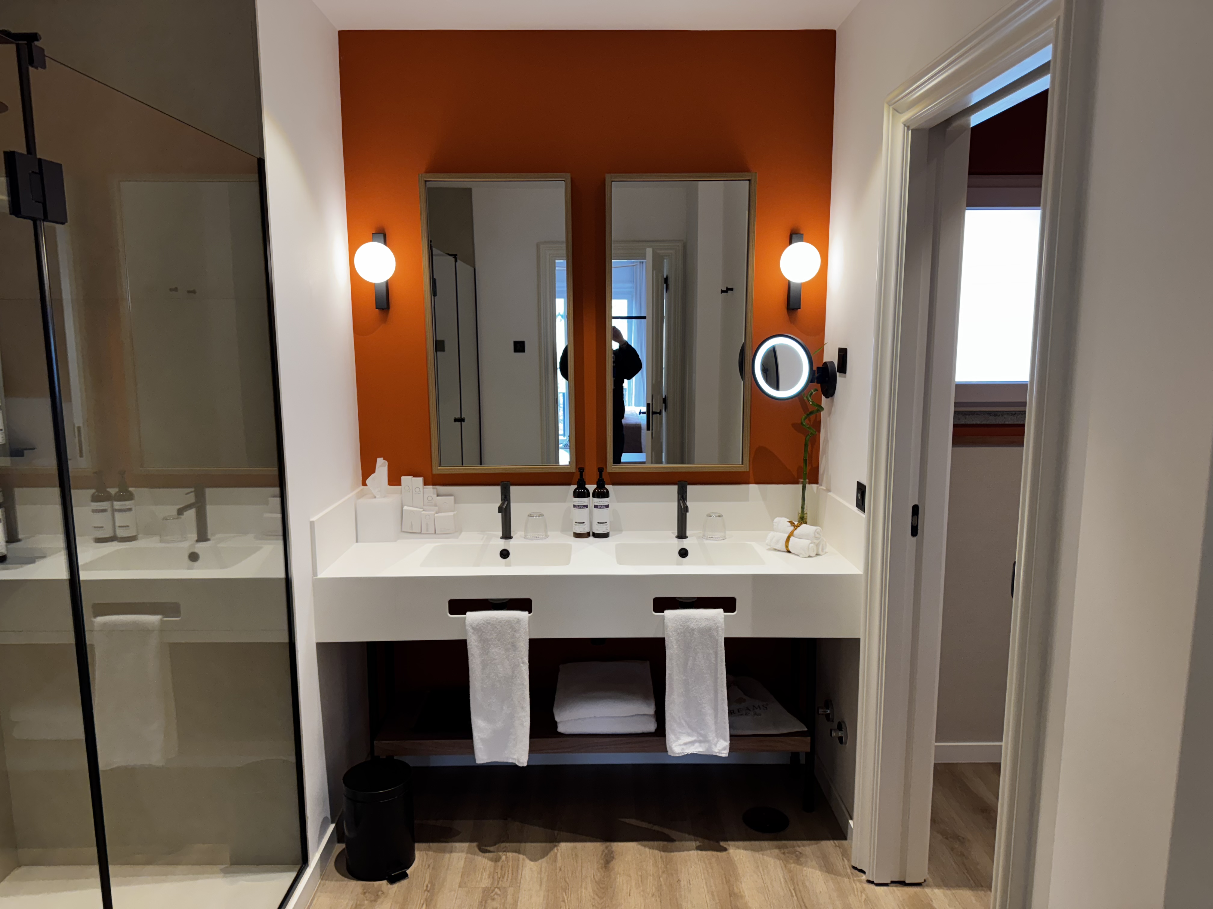 Dreams Madeira Hyatt All Inclusive bathroom