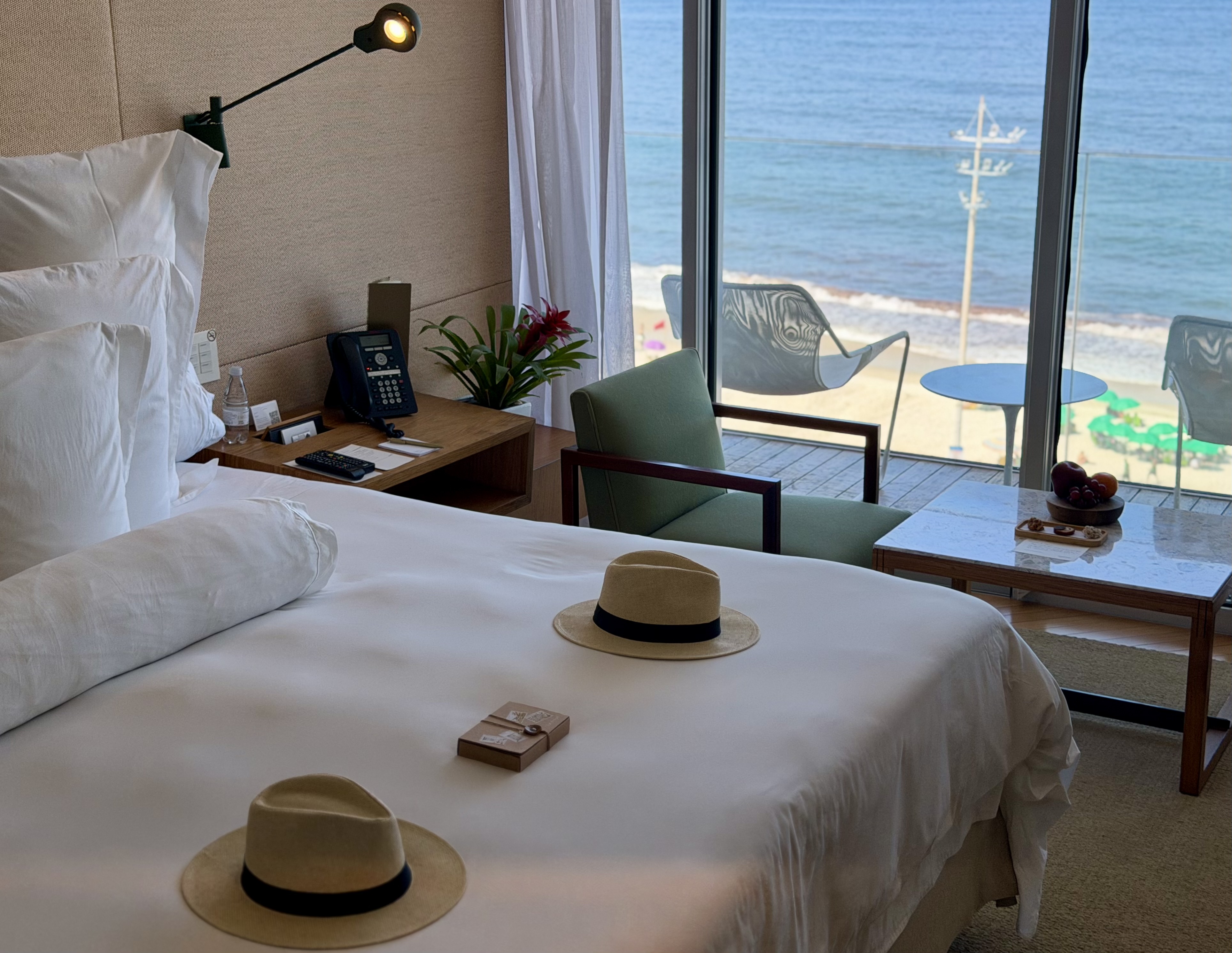 Emiliano Rio Ocean Deluxe bed and amenities