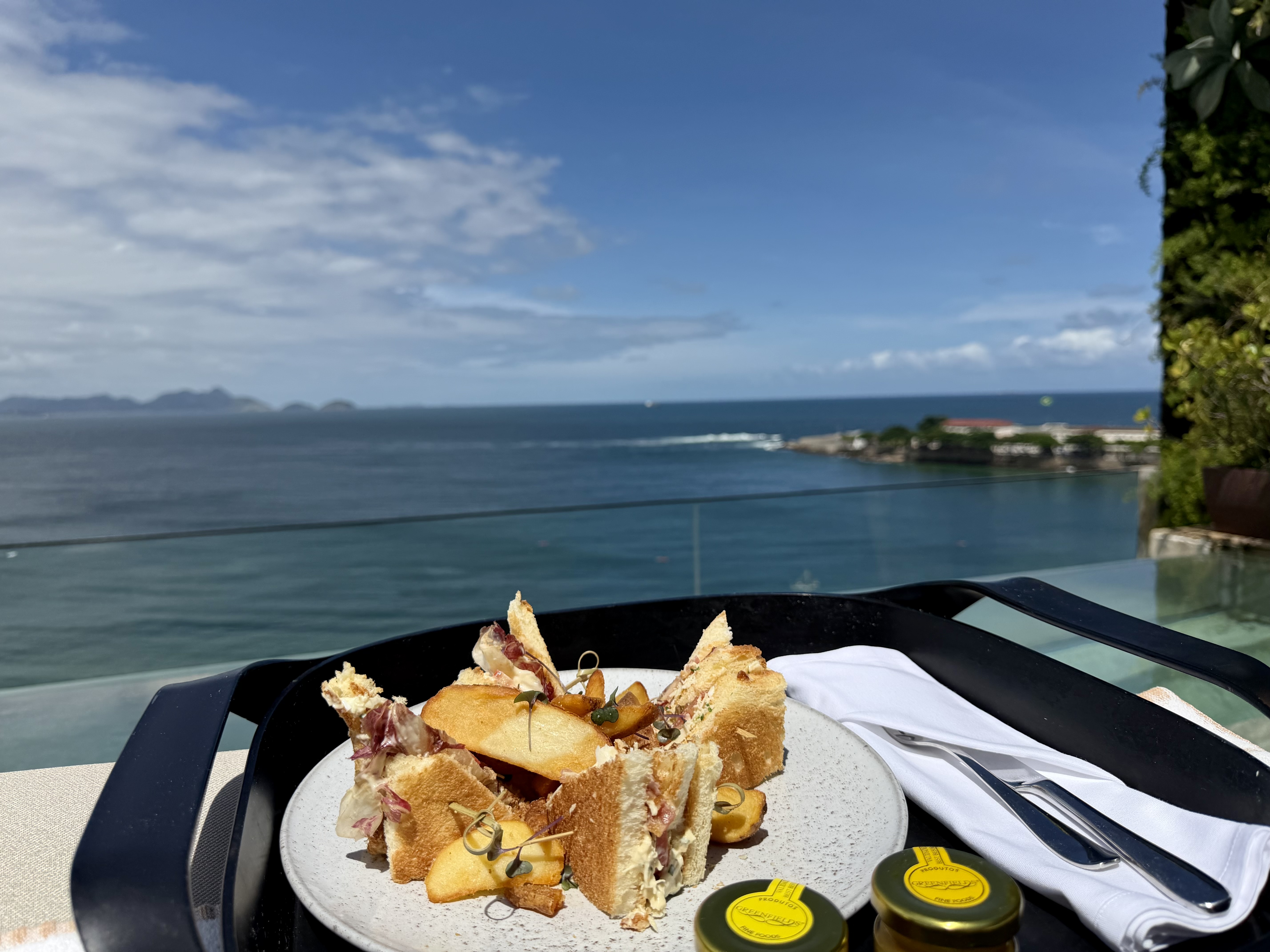 Emiliano Rio poolside food