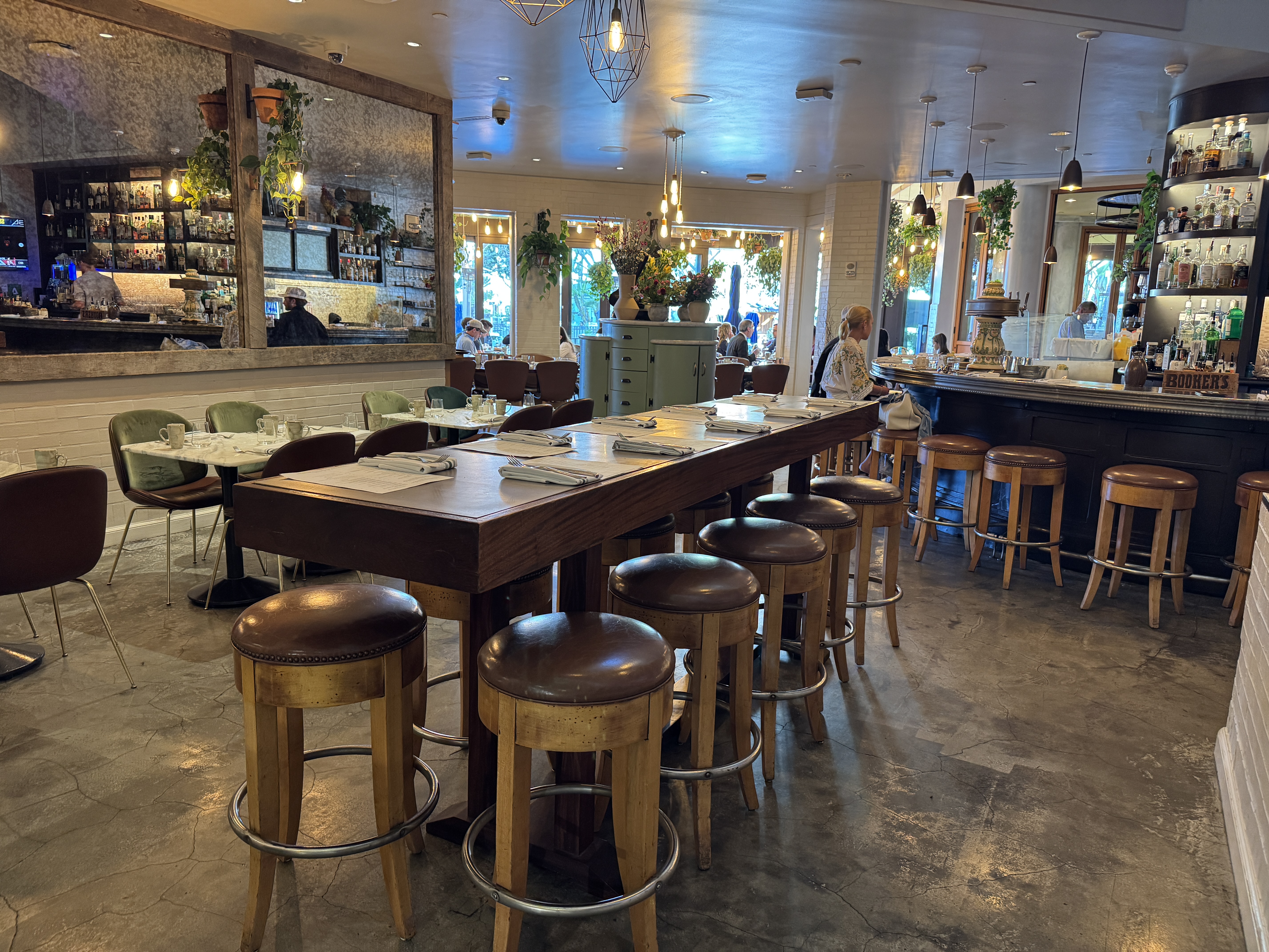 Fairmont Miramar Fig breakfast area near bar