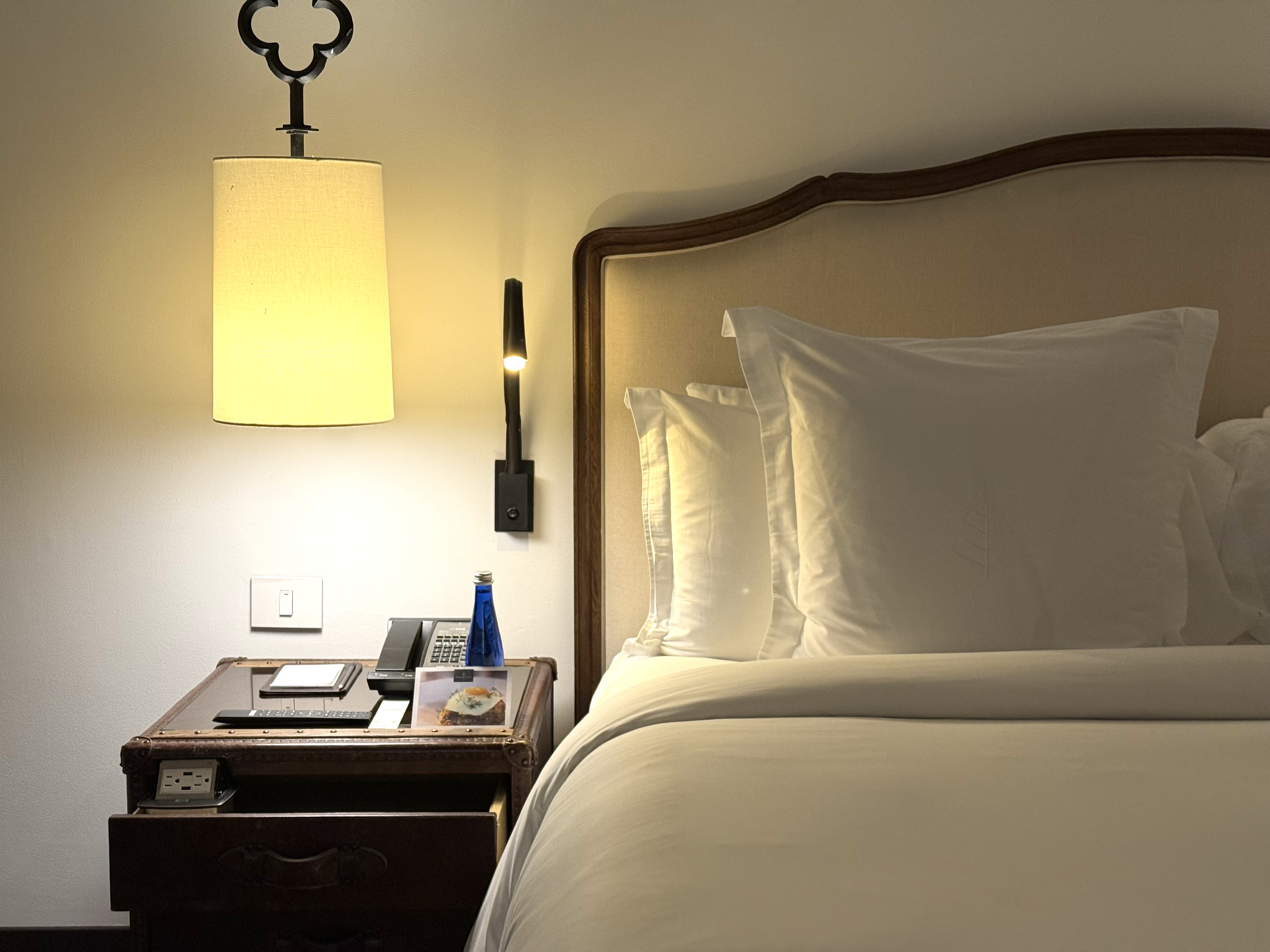 Four Seasons Medina Bogota bedside Four Seasons Medina Bogota bedside
