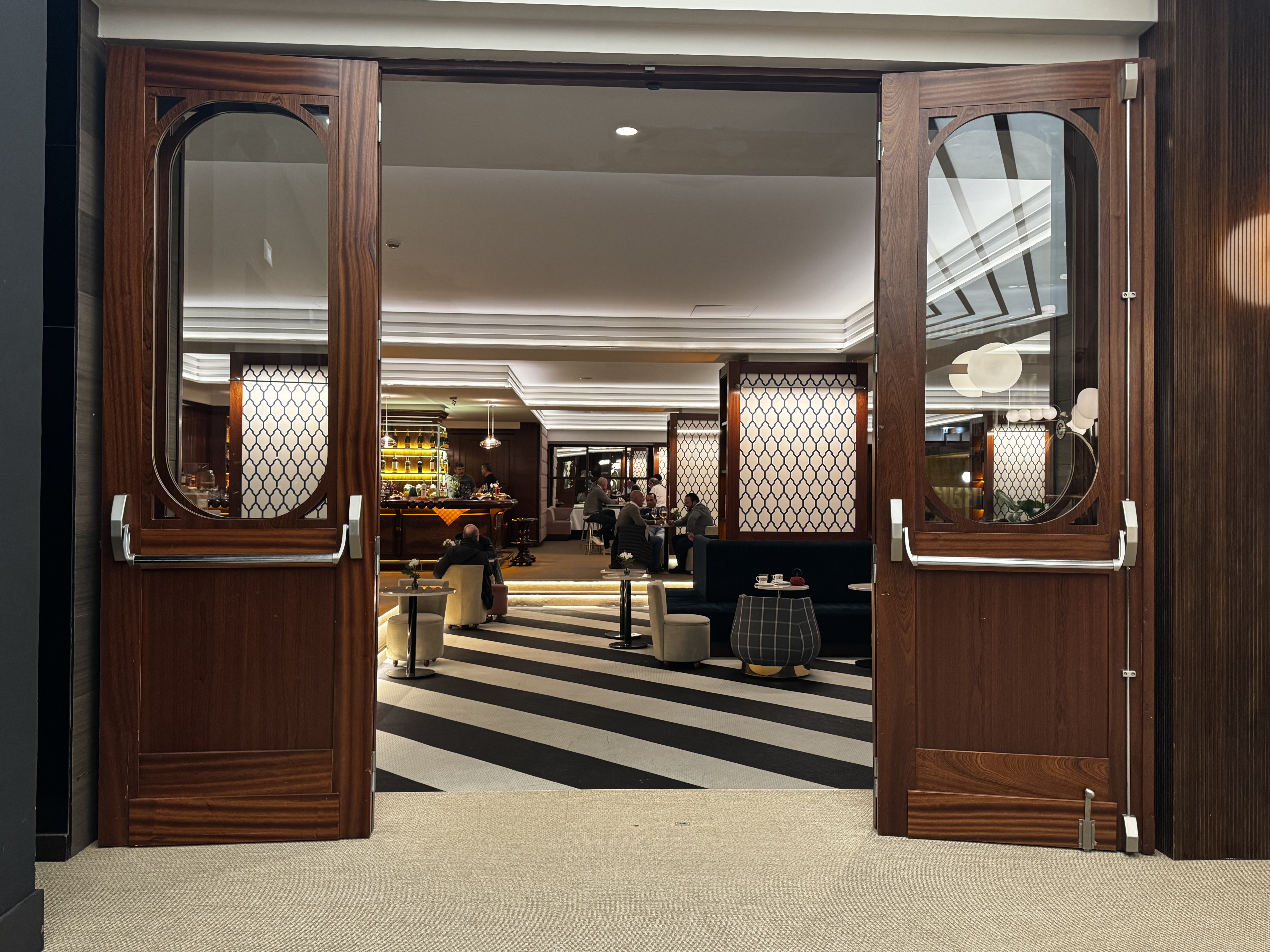 Hotel Ercilla de Bilbao Marriott Autograph Restaurant Entrance