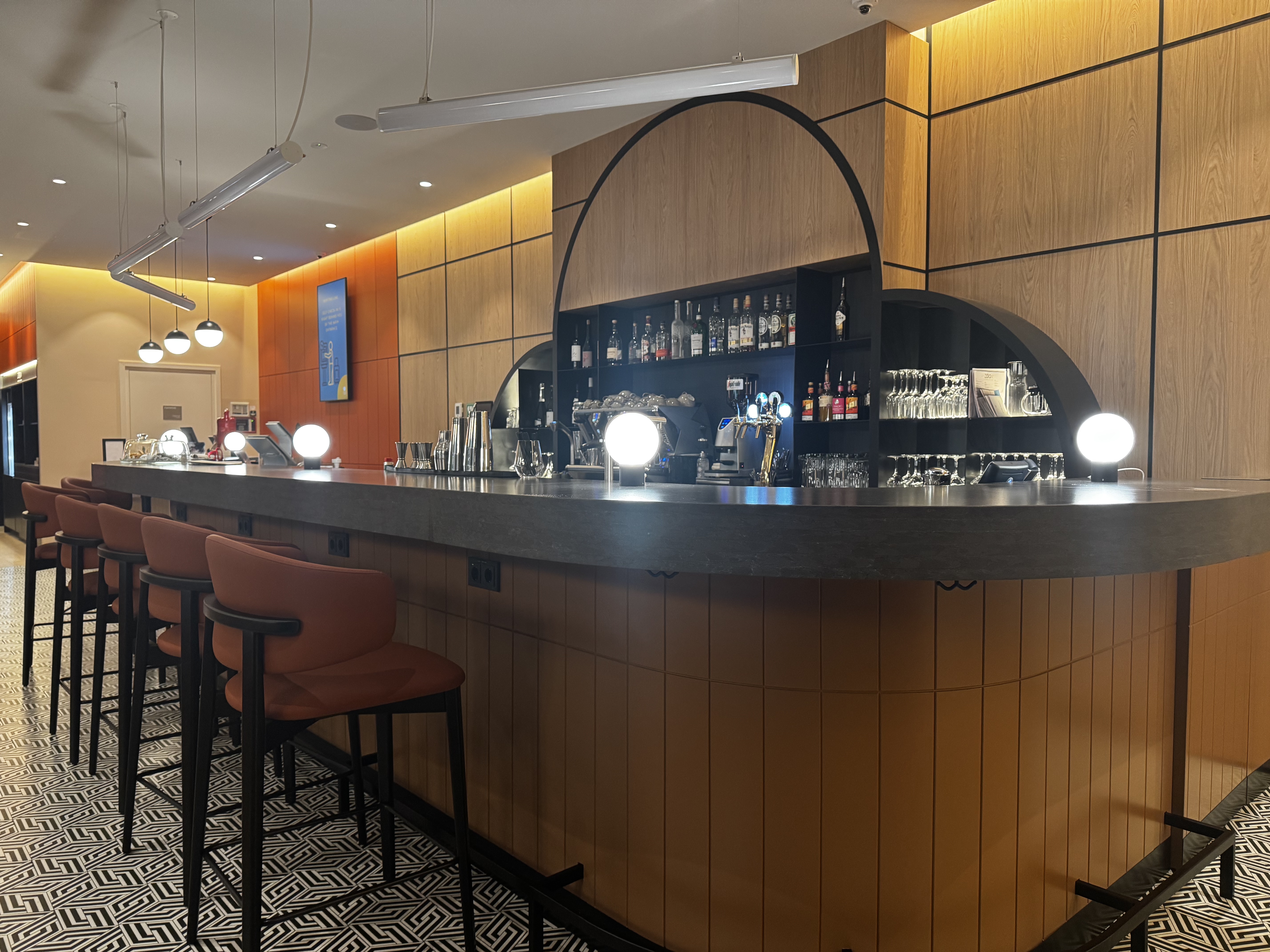 Hyatt Place Tallinn lobby bar