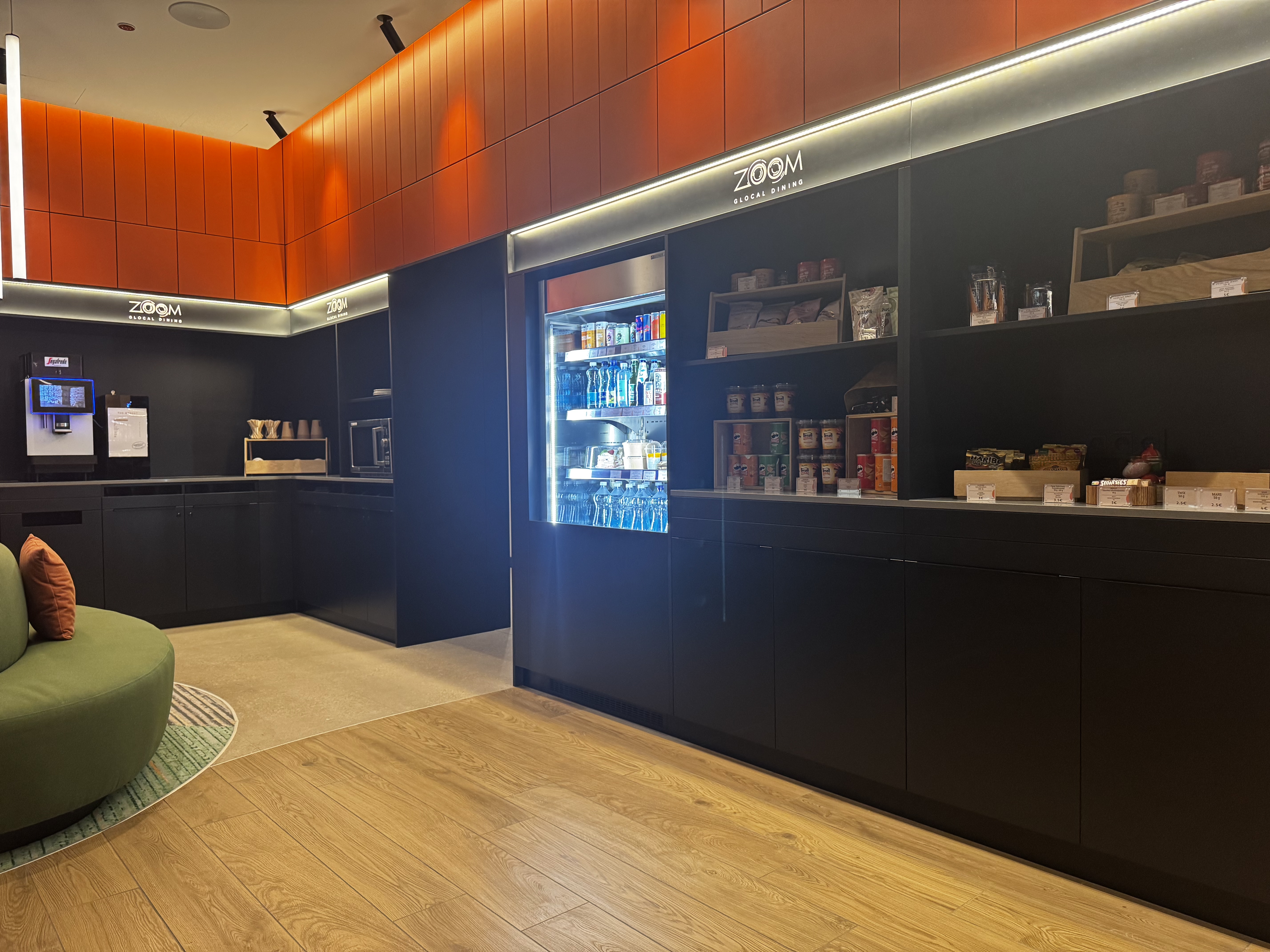 Hyatt Place Tallinn lobby market