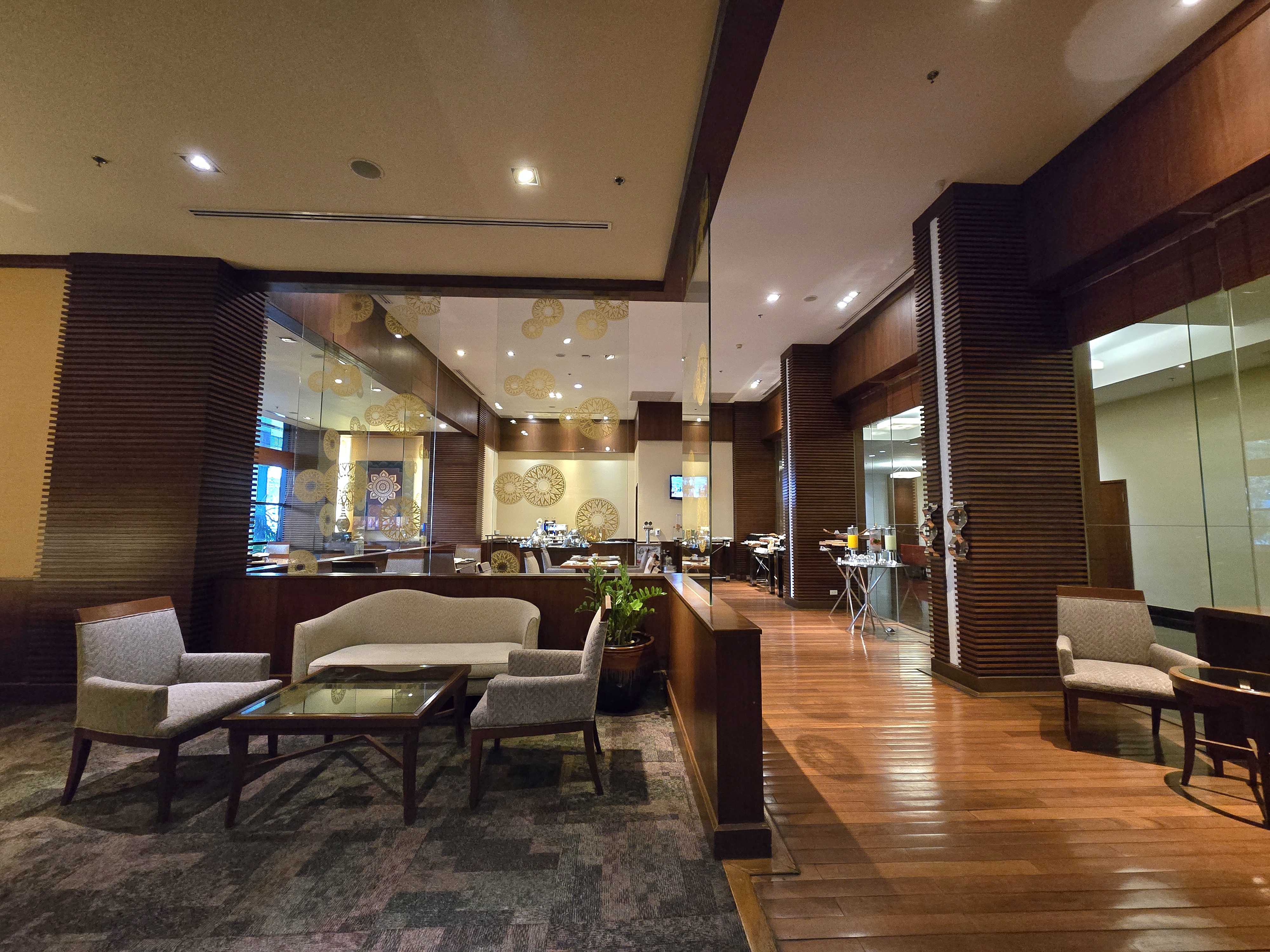 Hyatt Regency BKK Airport Executive Lounge
