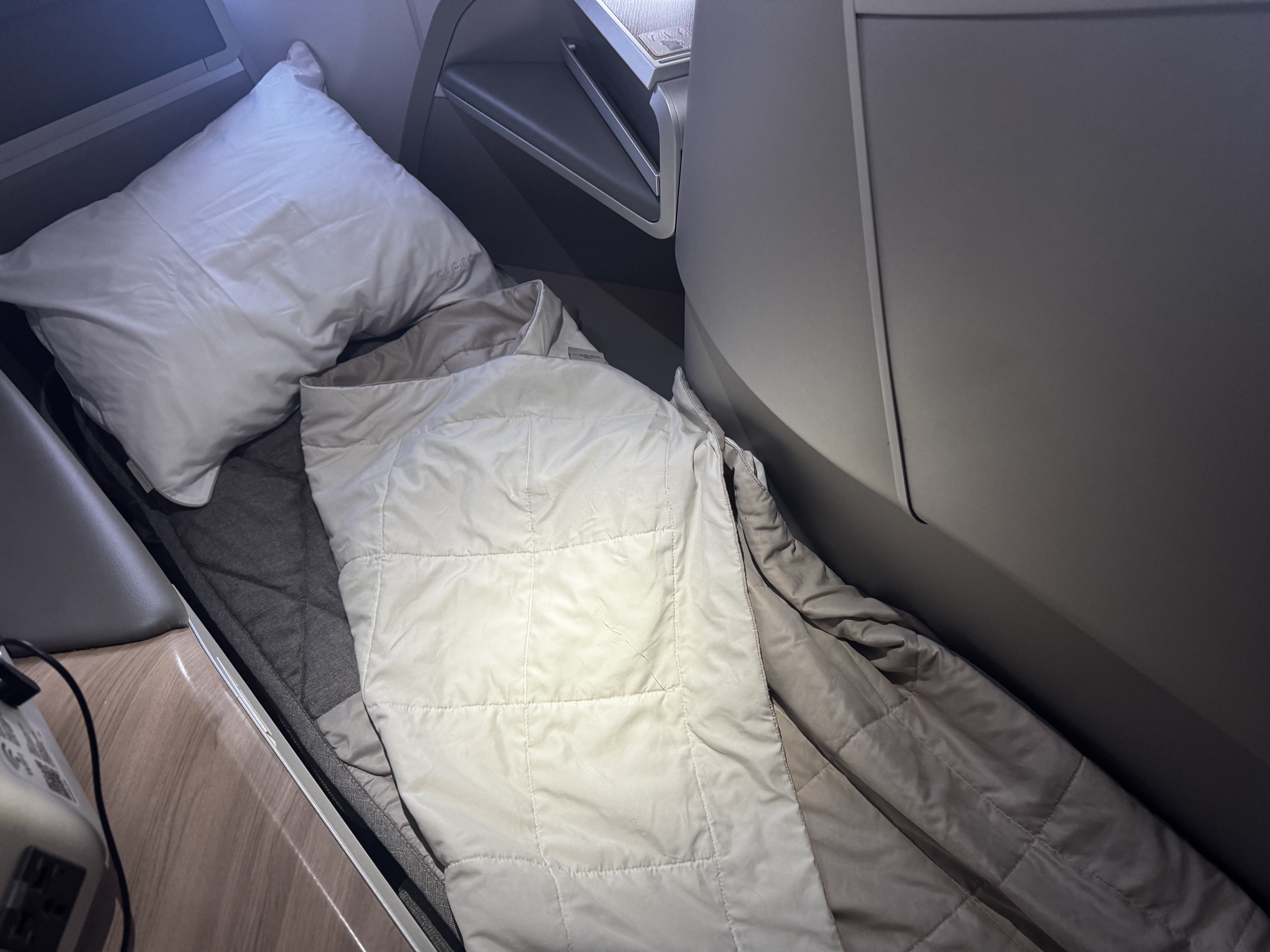 Iberia A321XLR MAD BOS lie flat bed