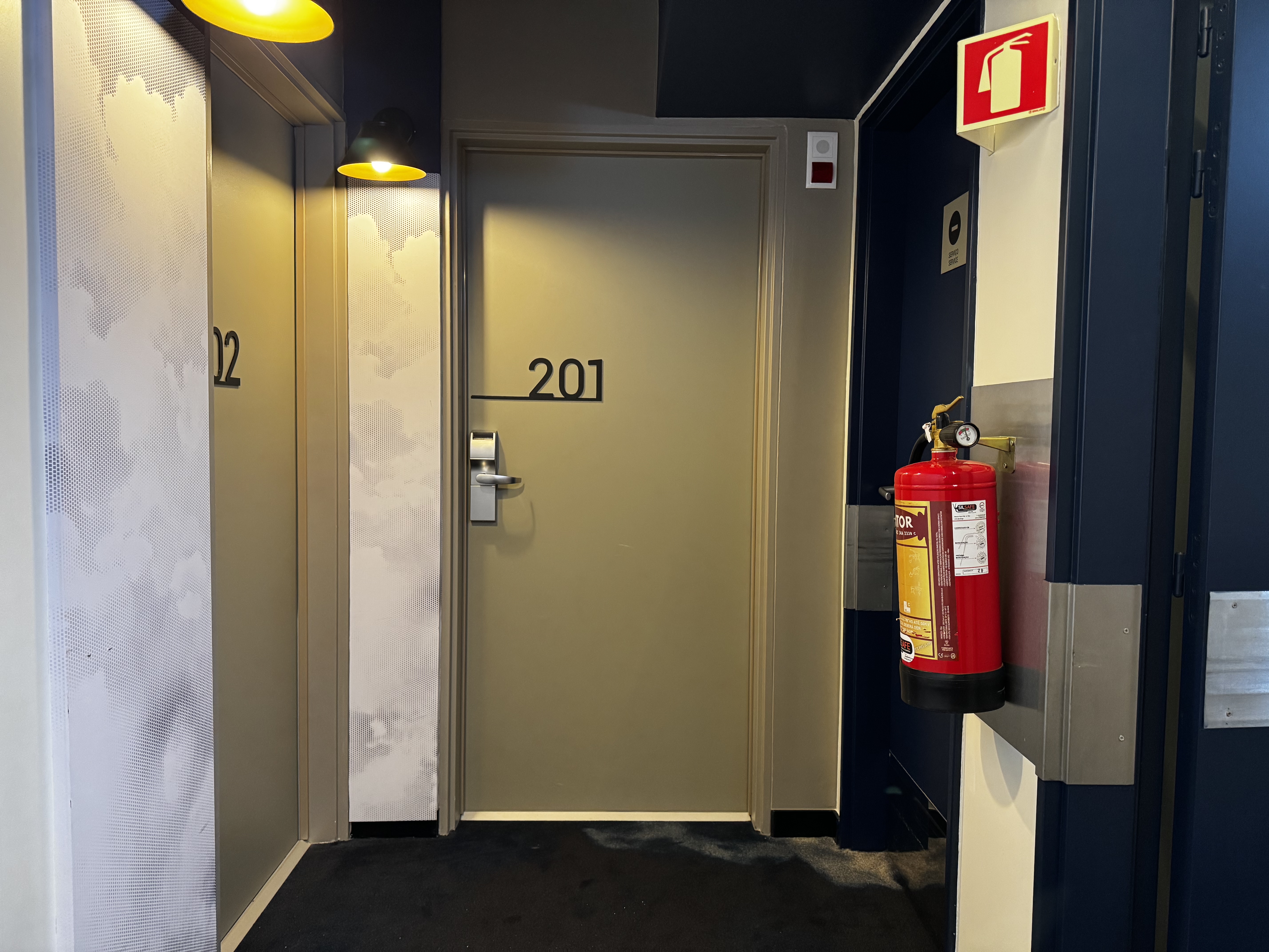 Ibis Lisboa Centro Saldanha room door