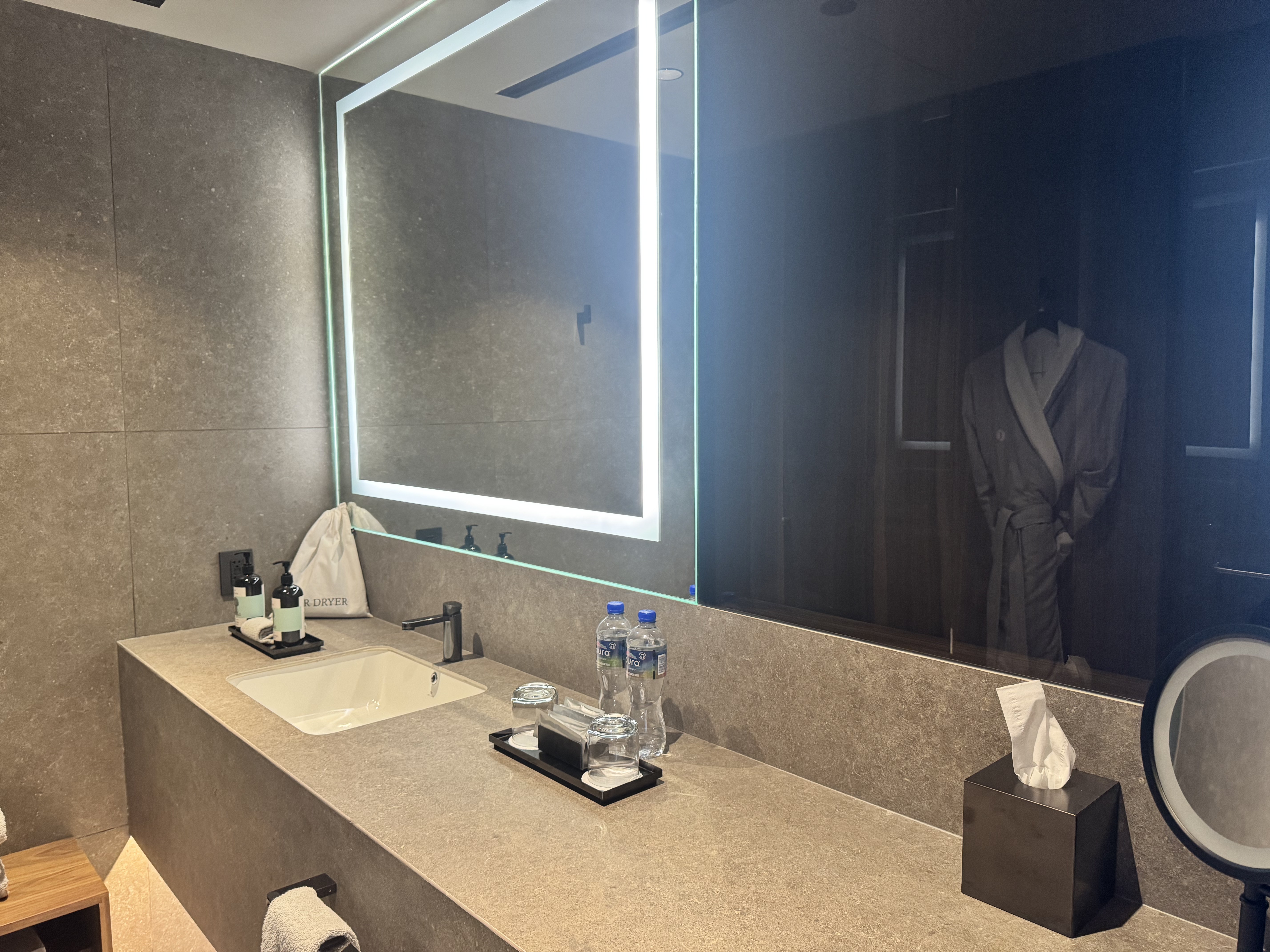 InterContinental Presidente Monterrey Bathroom Vanity