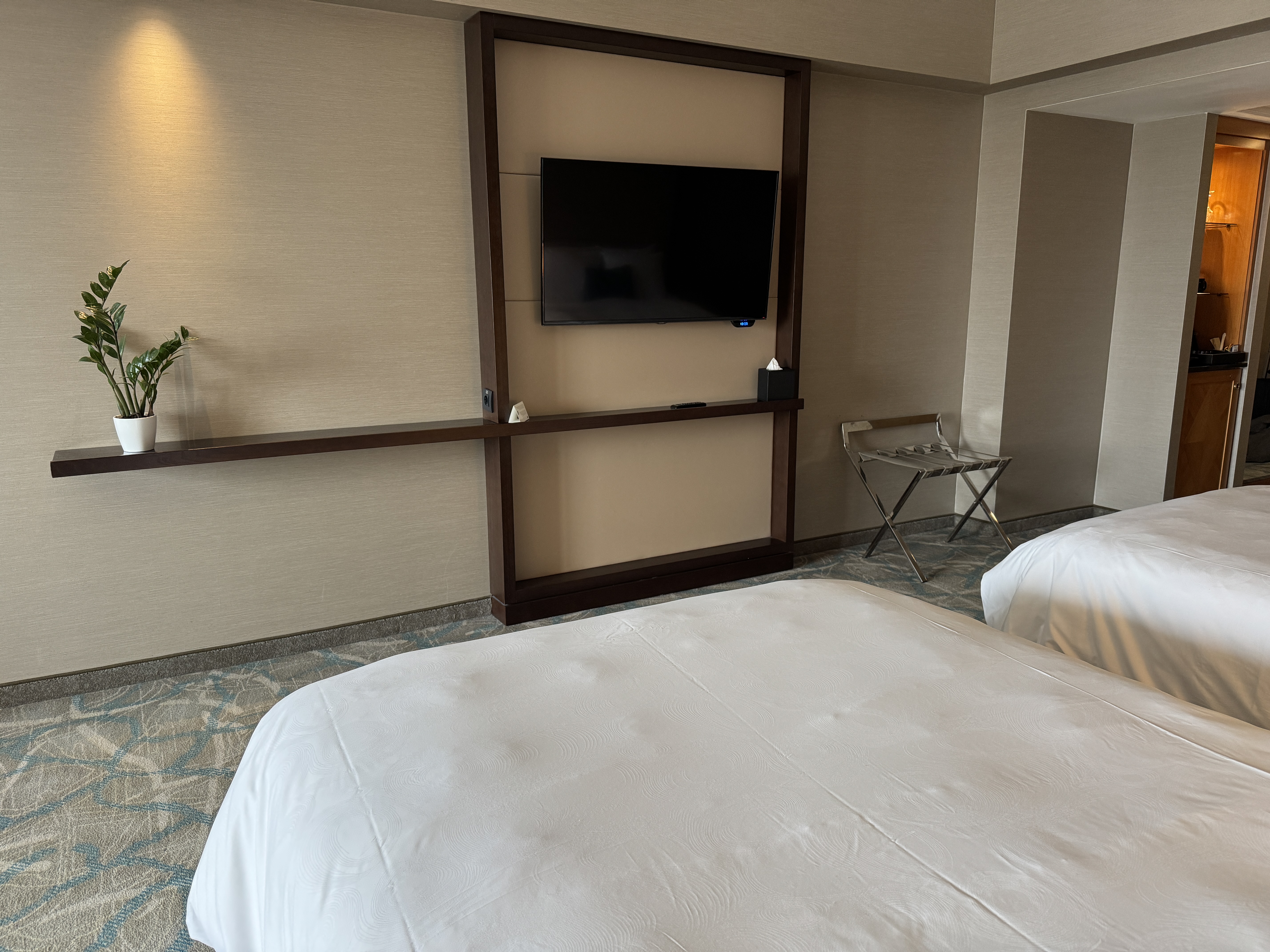 JW Marriott Bucharest Grand Hotel Executive Grand Room tv