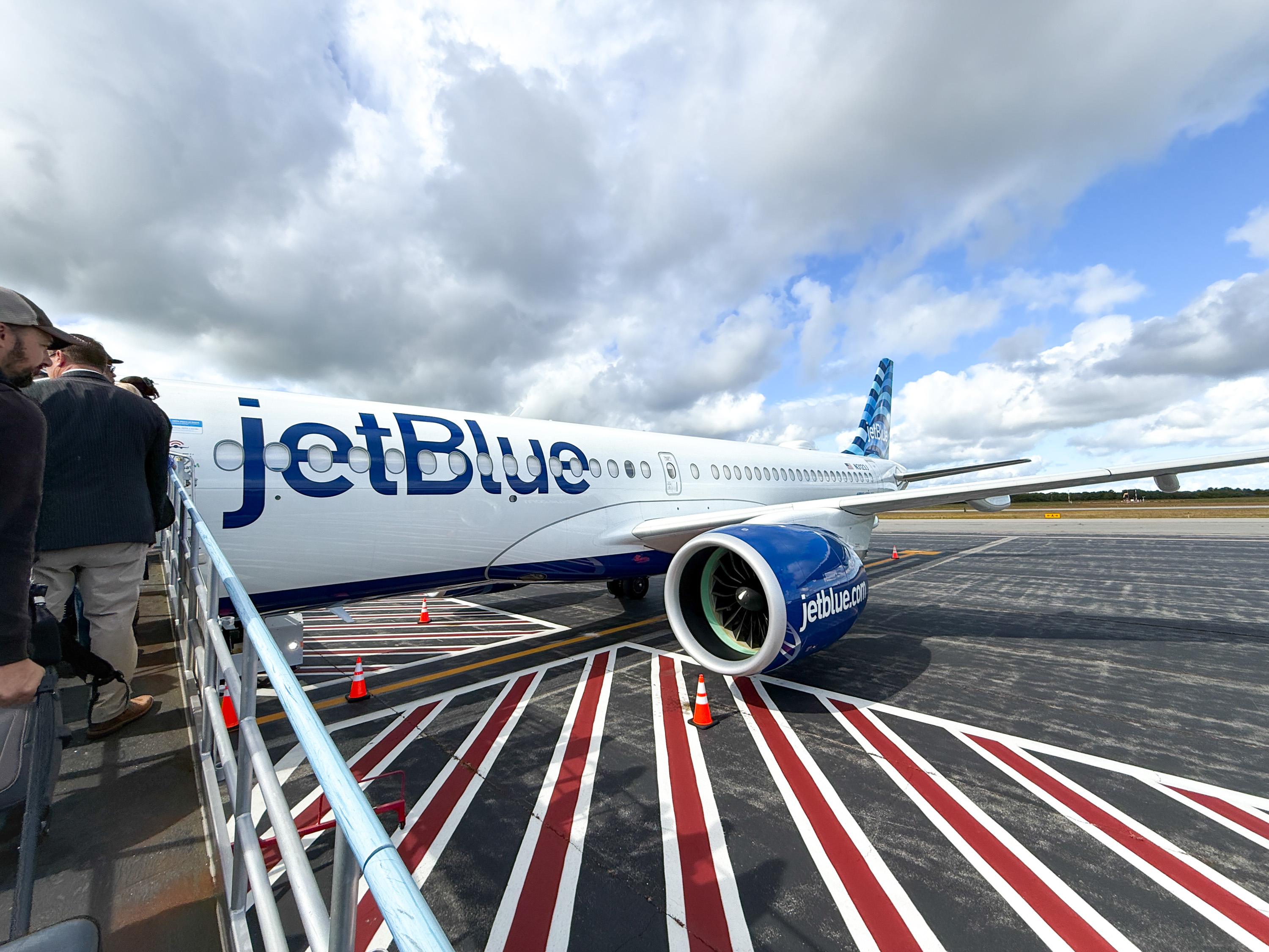 JetBlue A220 MVY Image Credit Chris Hassan JetBlue A220 MVY Image Credit Chris Hassan
