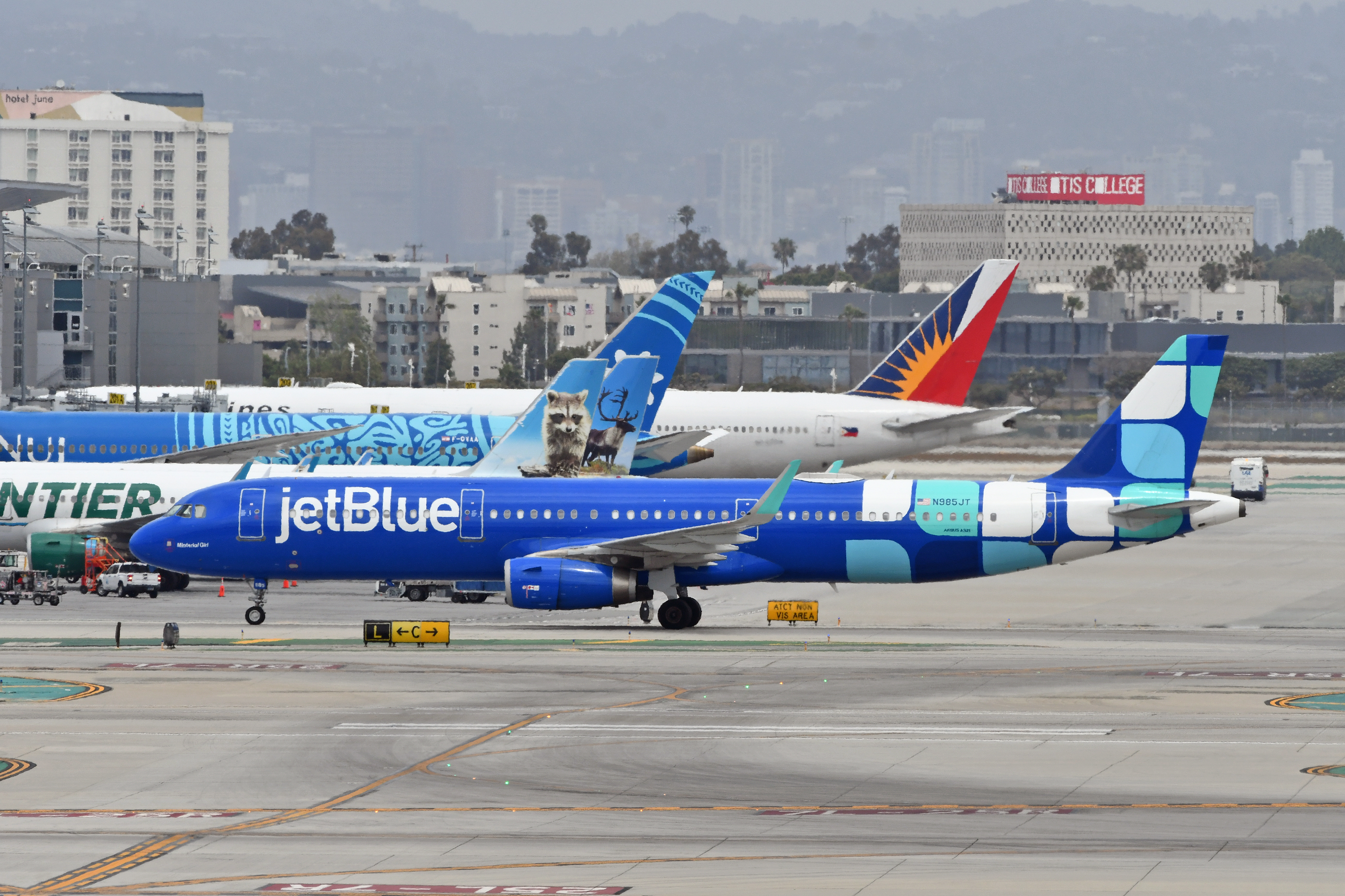 JetBlue A321 new colors taxiing LAX JetBlue A321 new colors taxiing LAX