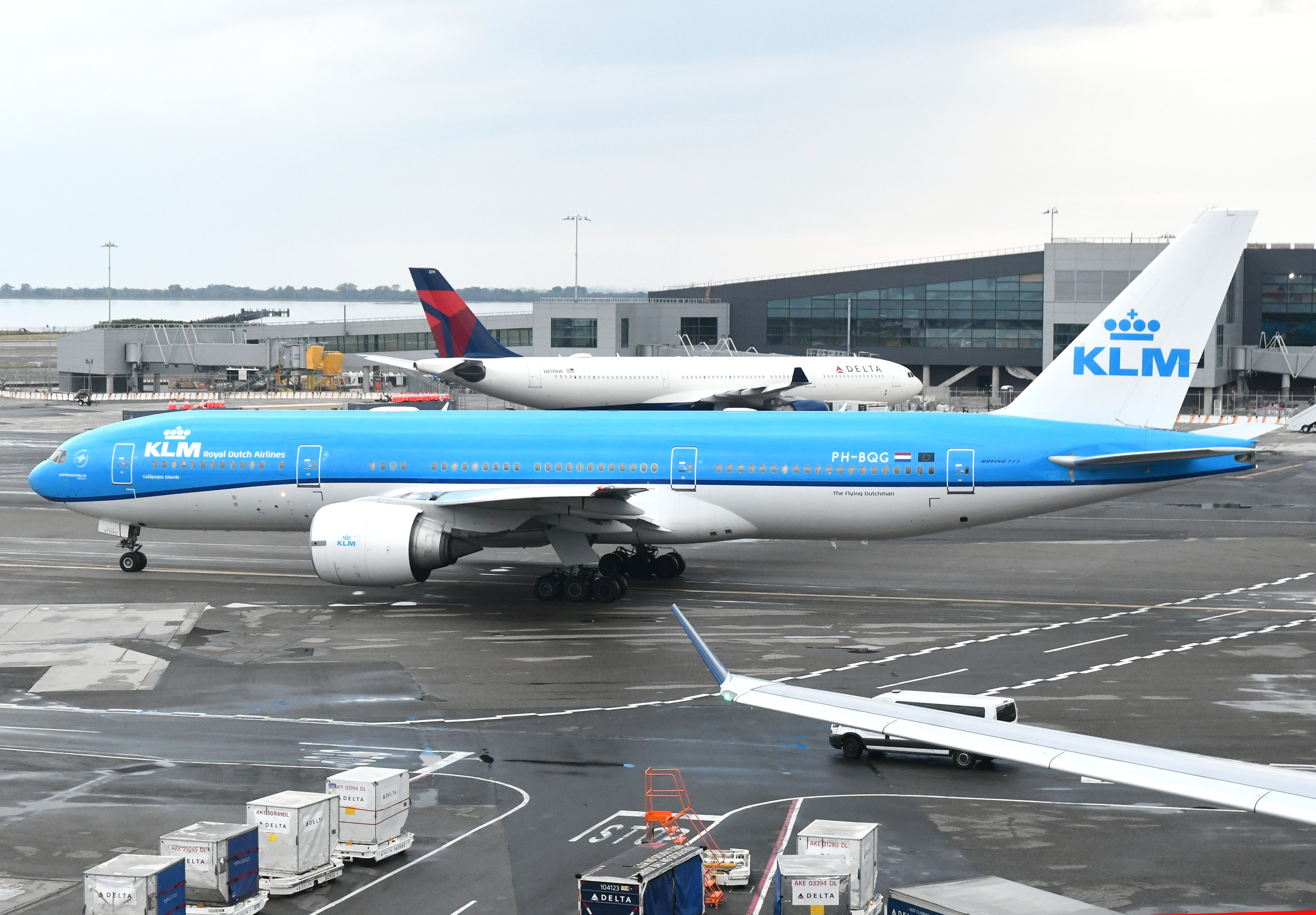 KLM B777 200ER Delta JFK KLM B777 200ER Delta JFK