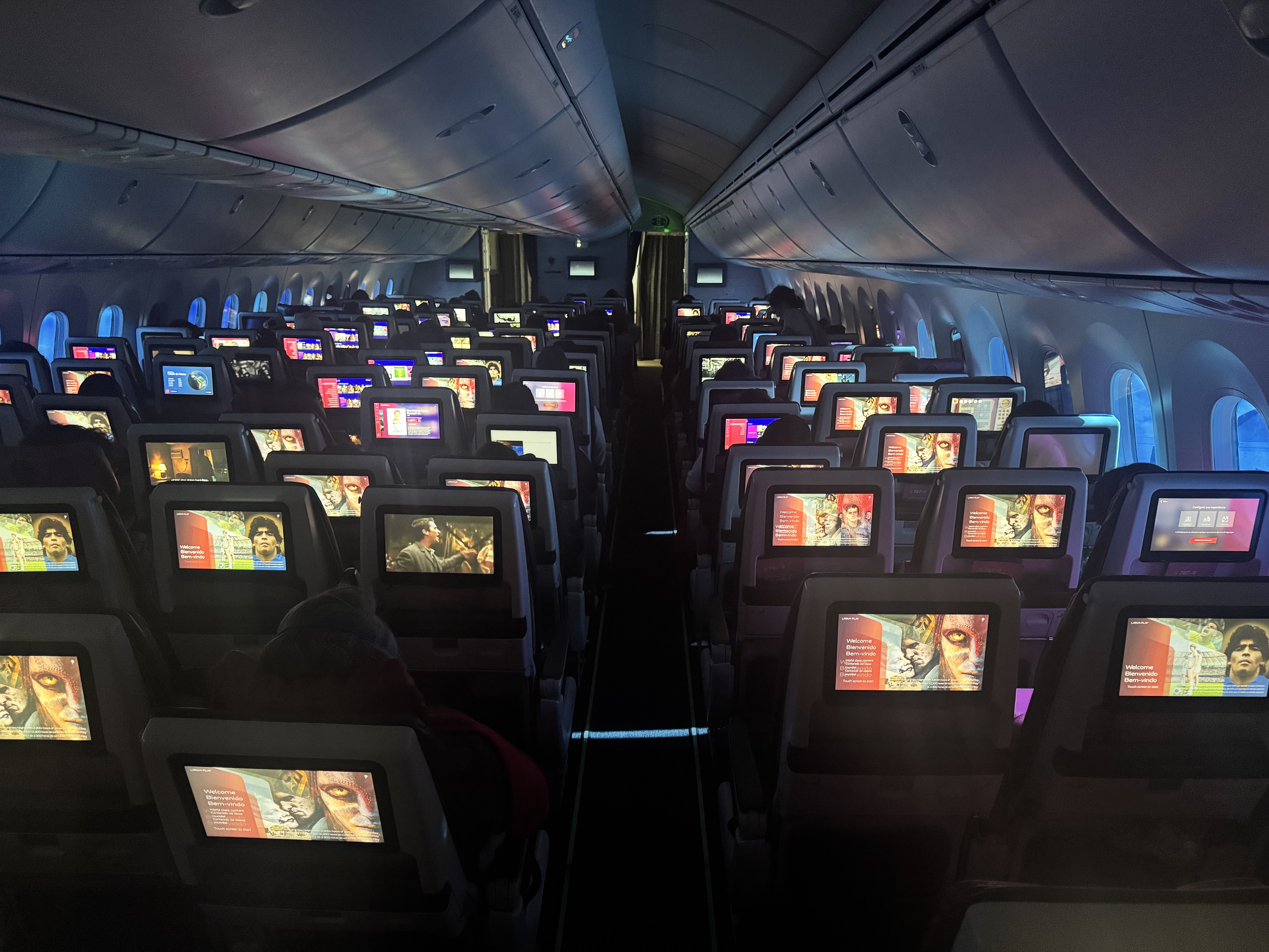 LATAM B787 9 GRU MEX Economy Cabin LATAM B787 9 GRU MEX Economy Cabin