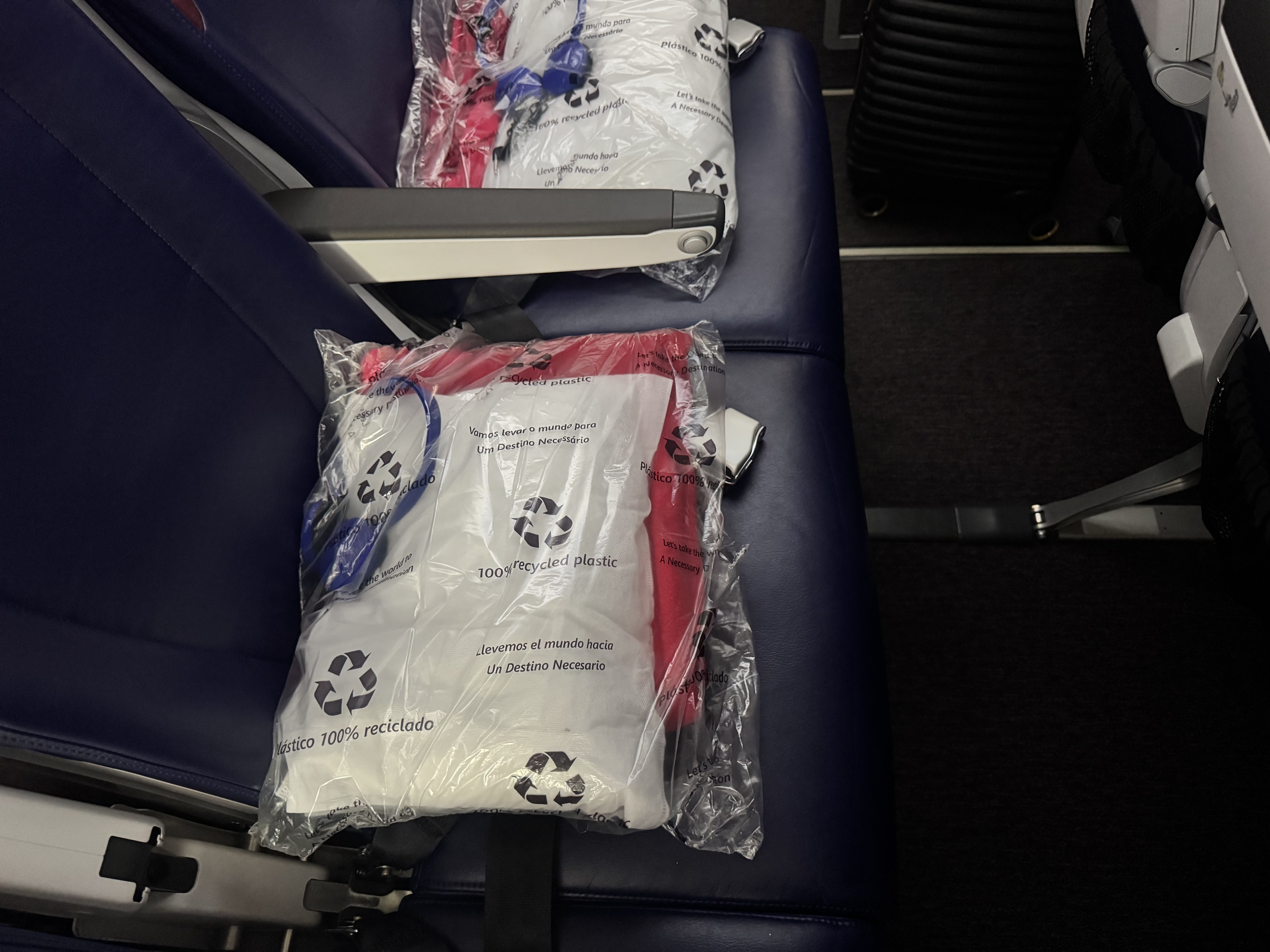 LATAM B787 9 GRU MEX Spacing at Seats