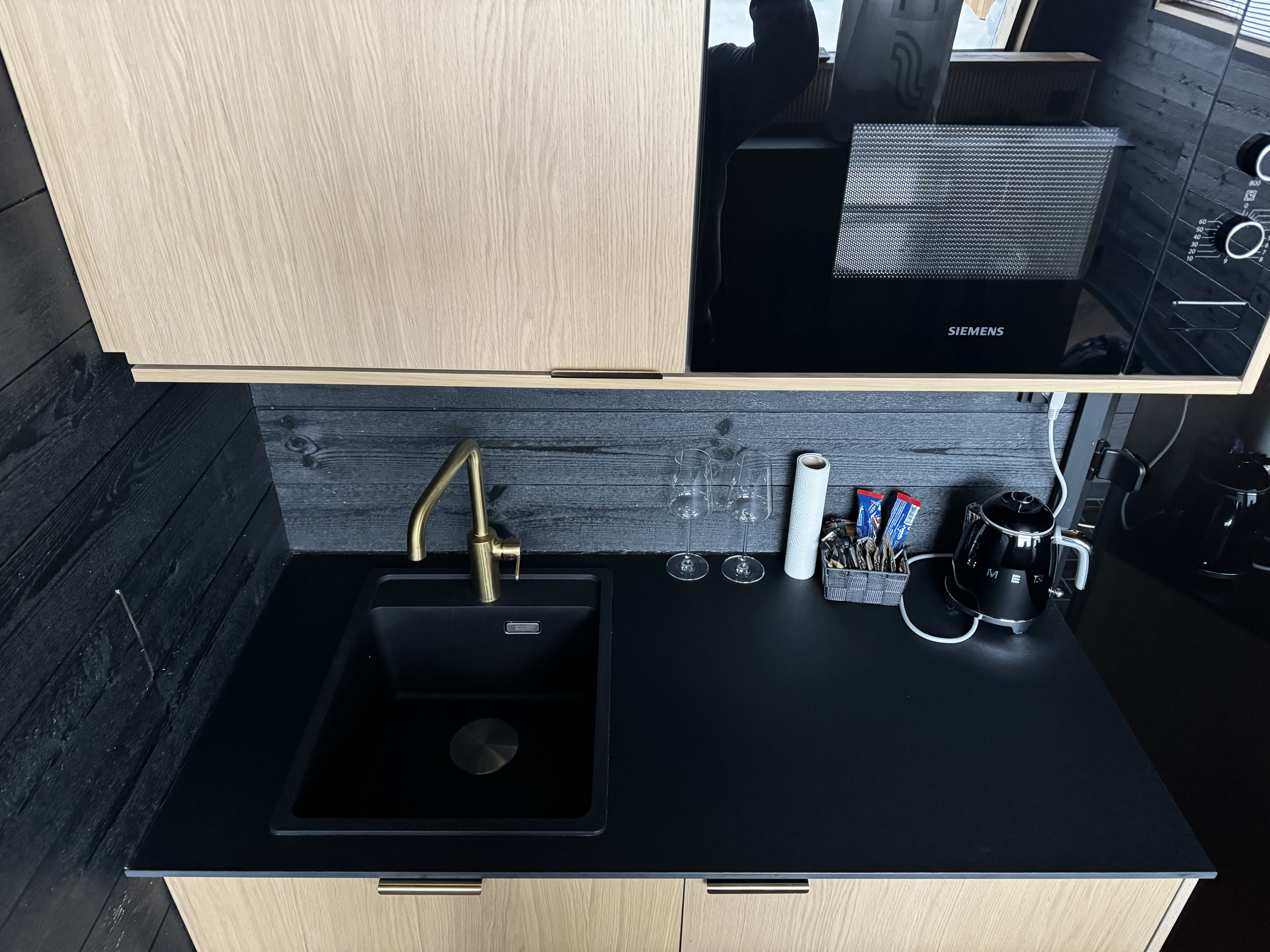 Lapland Glow Chalets kitchenette