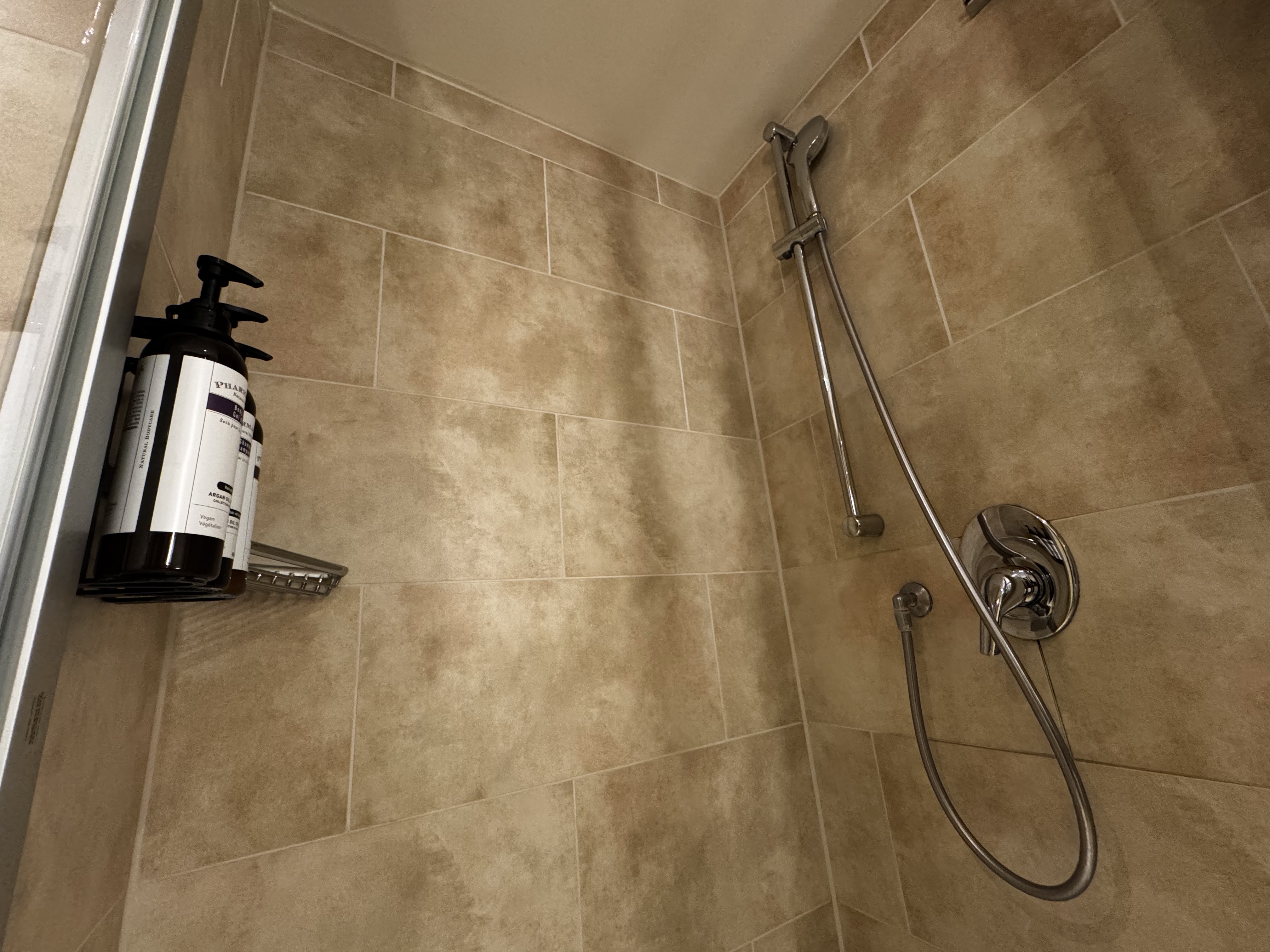 Lindner Hotel Hamburg Am Michel JdV Hyatt 1 King Bed Deluxe shower