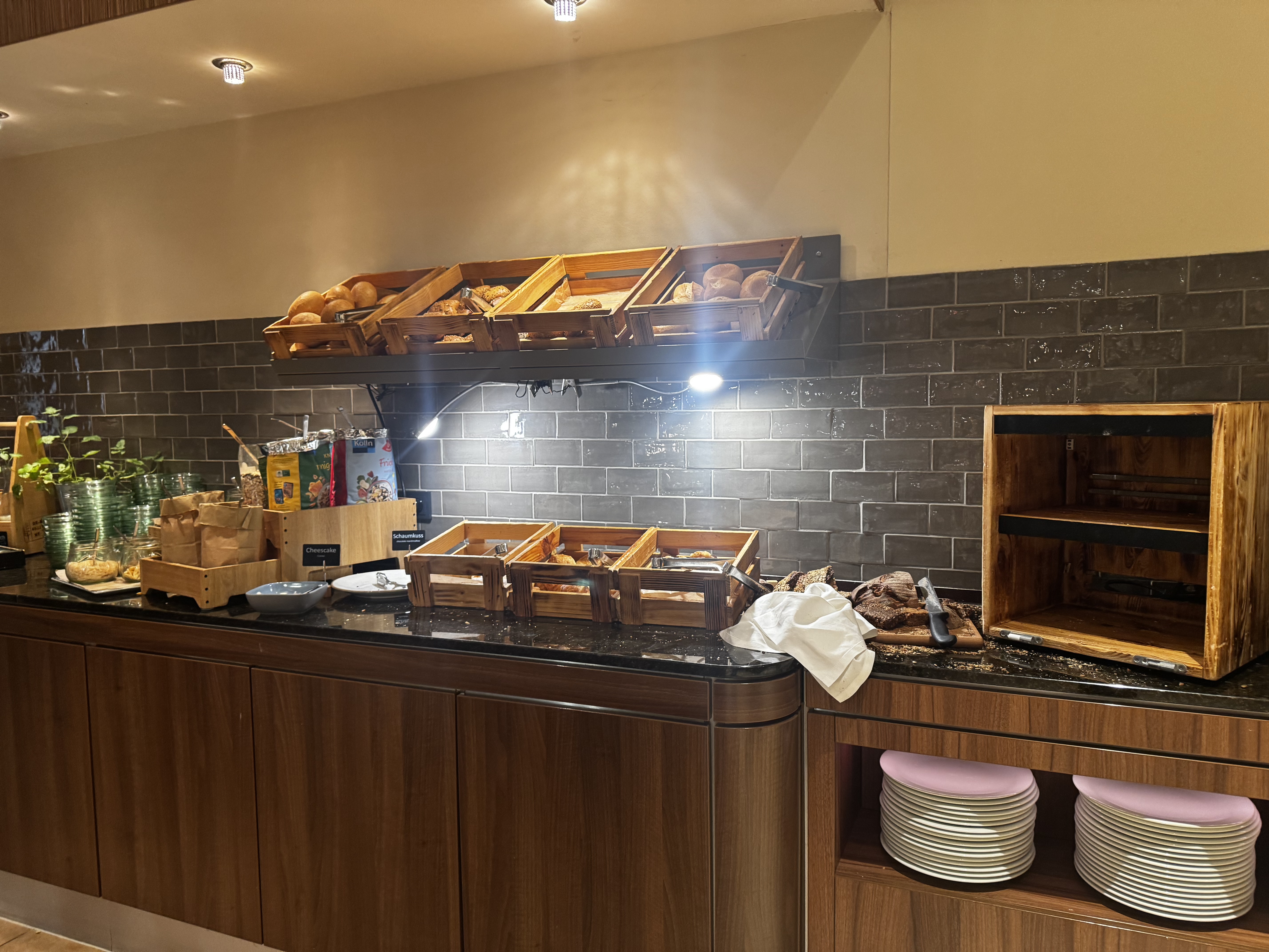 Lindner Hotel Hamburg Am Michel JdV Hyatt breakfast pastries