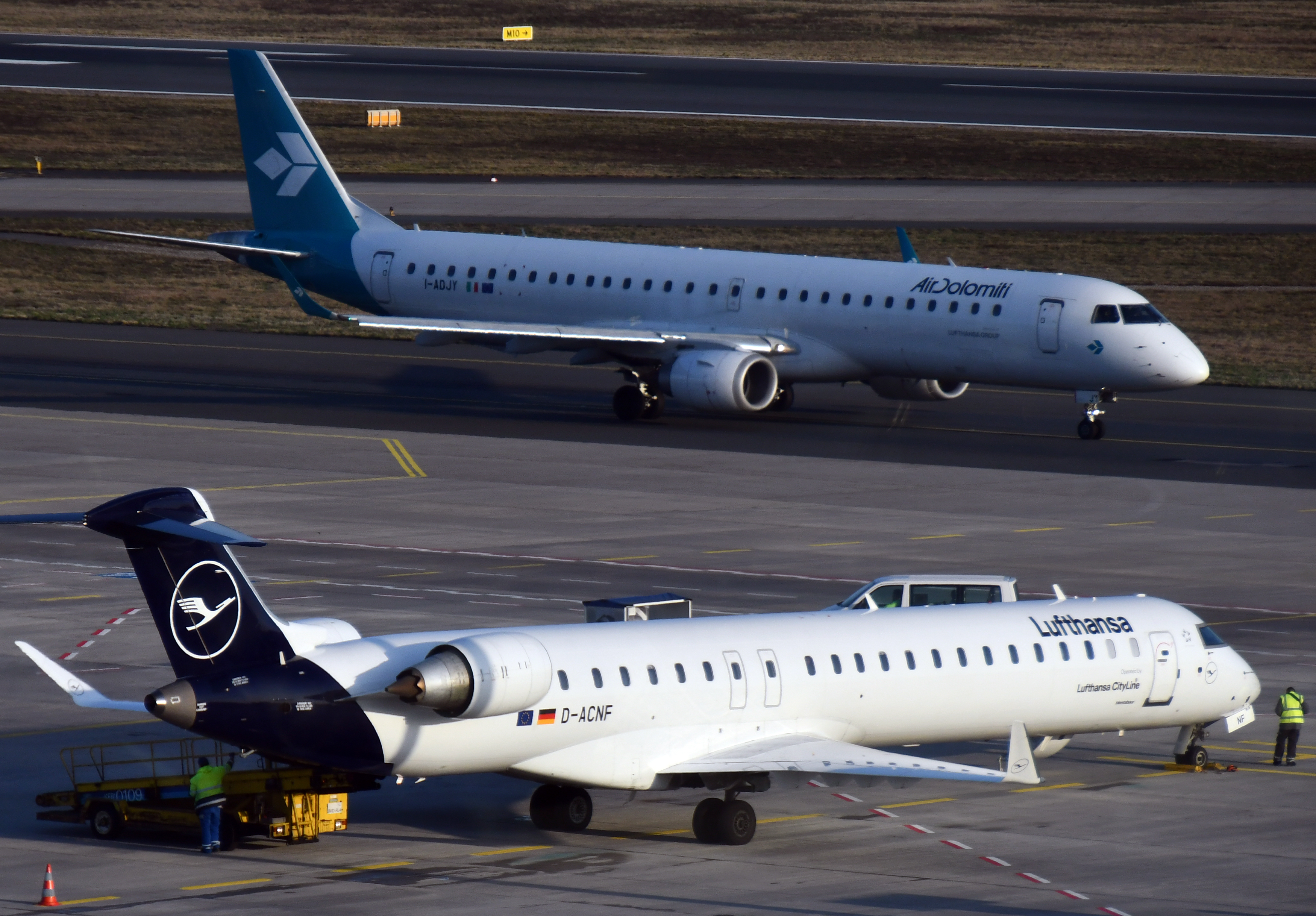 Lufthansa CityLine CRJ900 Air Dolomiti E190 Frankfurt Lufthansa CityLine CRJ900 Air Dolomiti E190 Frankfurt