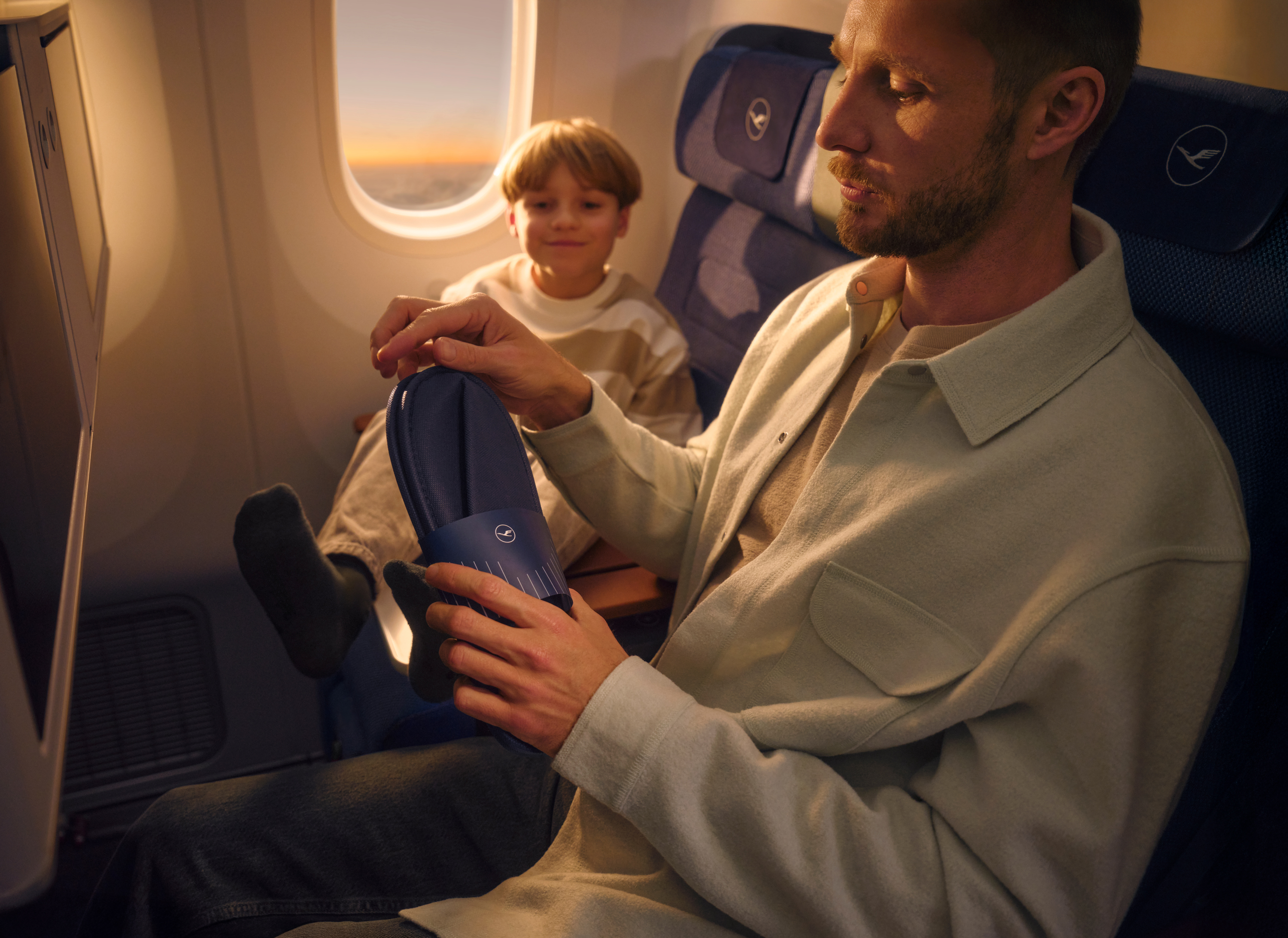 Lufthansa FOX premium economy slippers