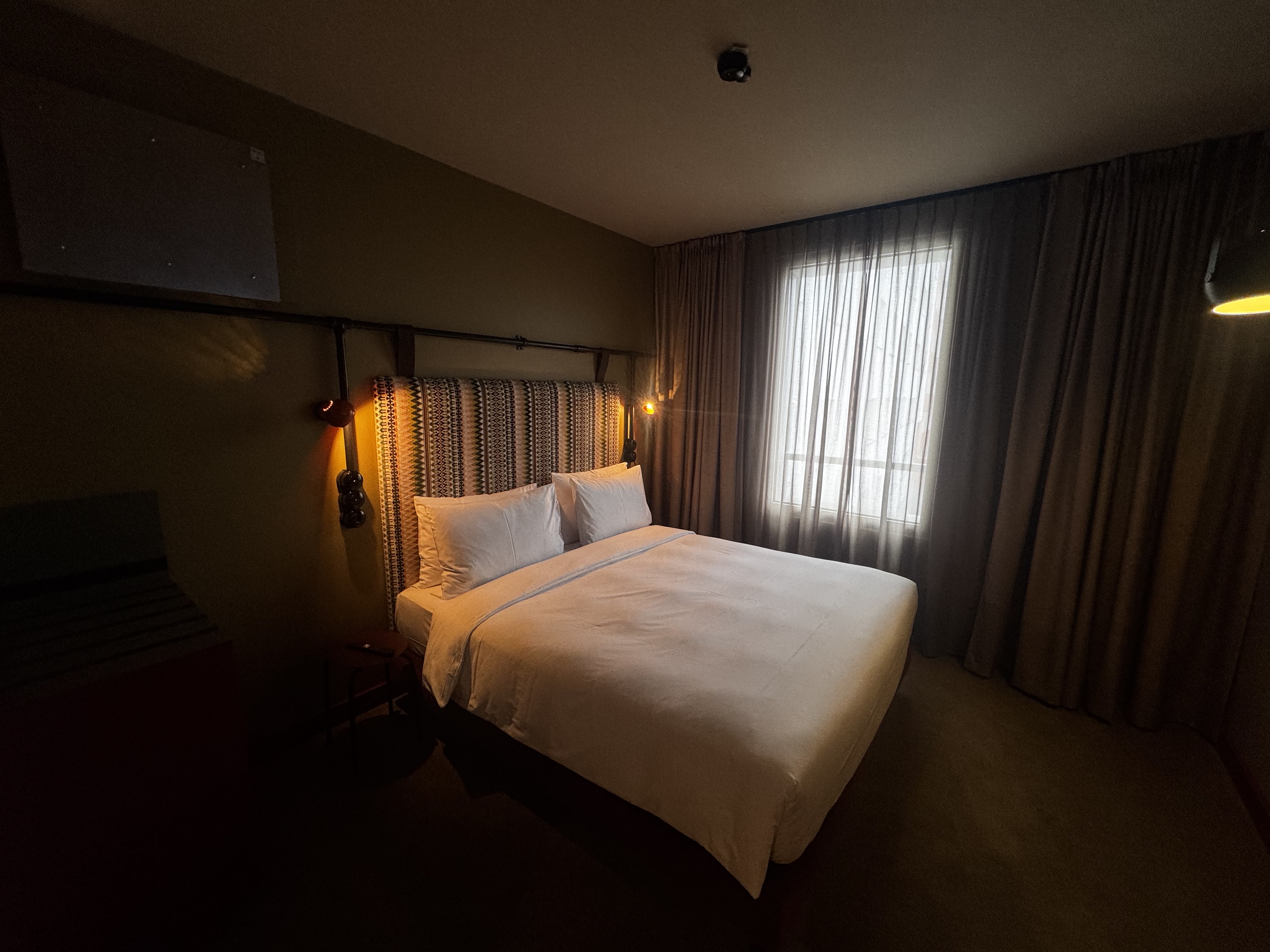 Me and All Hotel Berlin East Side bedroom
