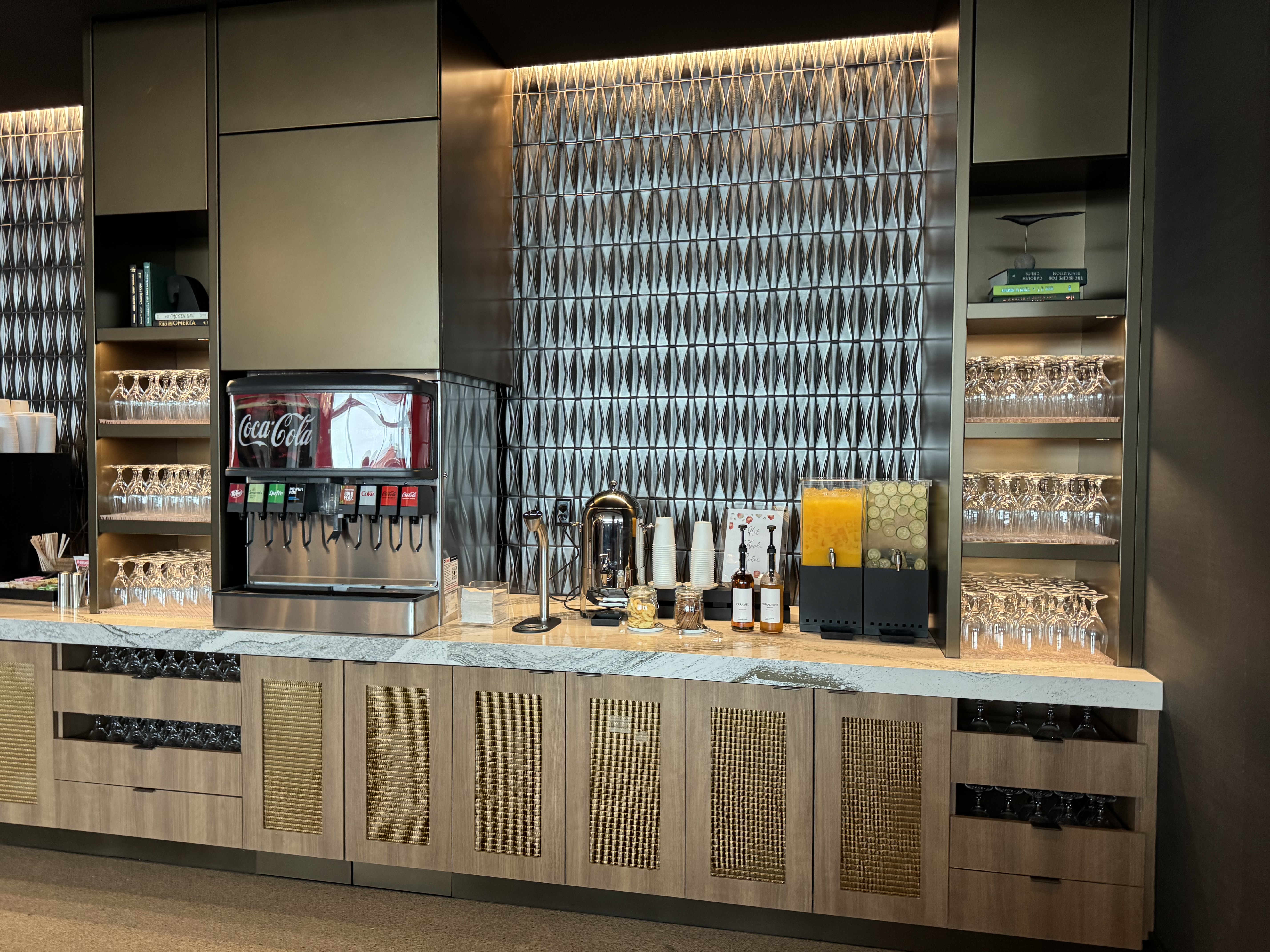 New Delta Sky Club SLC Beverage Station